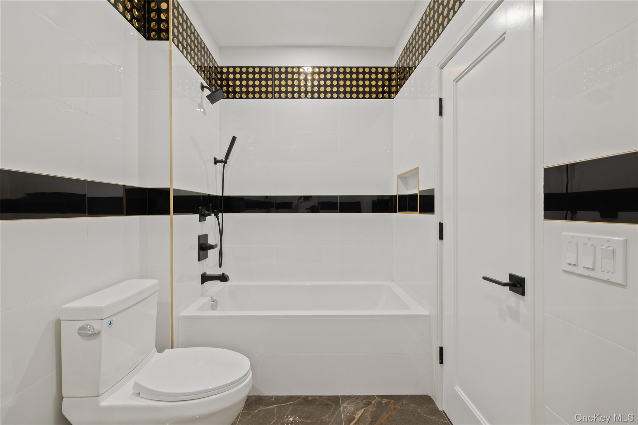 15 Ridge Avenue, Unit 204 photo 38