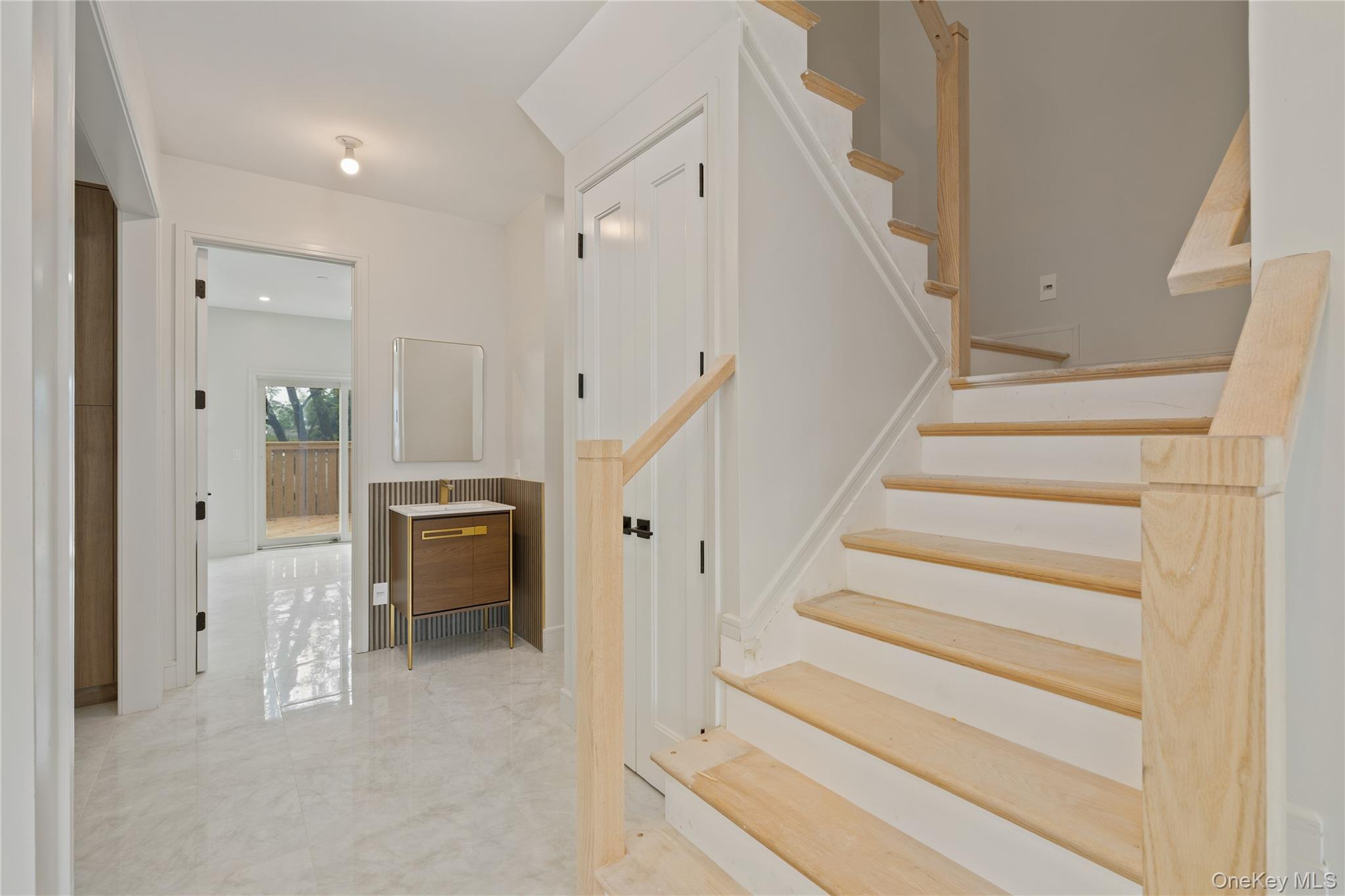 15 Ridge Avenue, Unit 204 photo 32