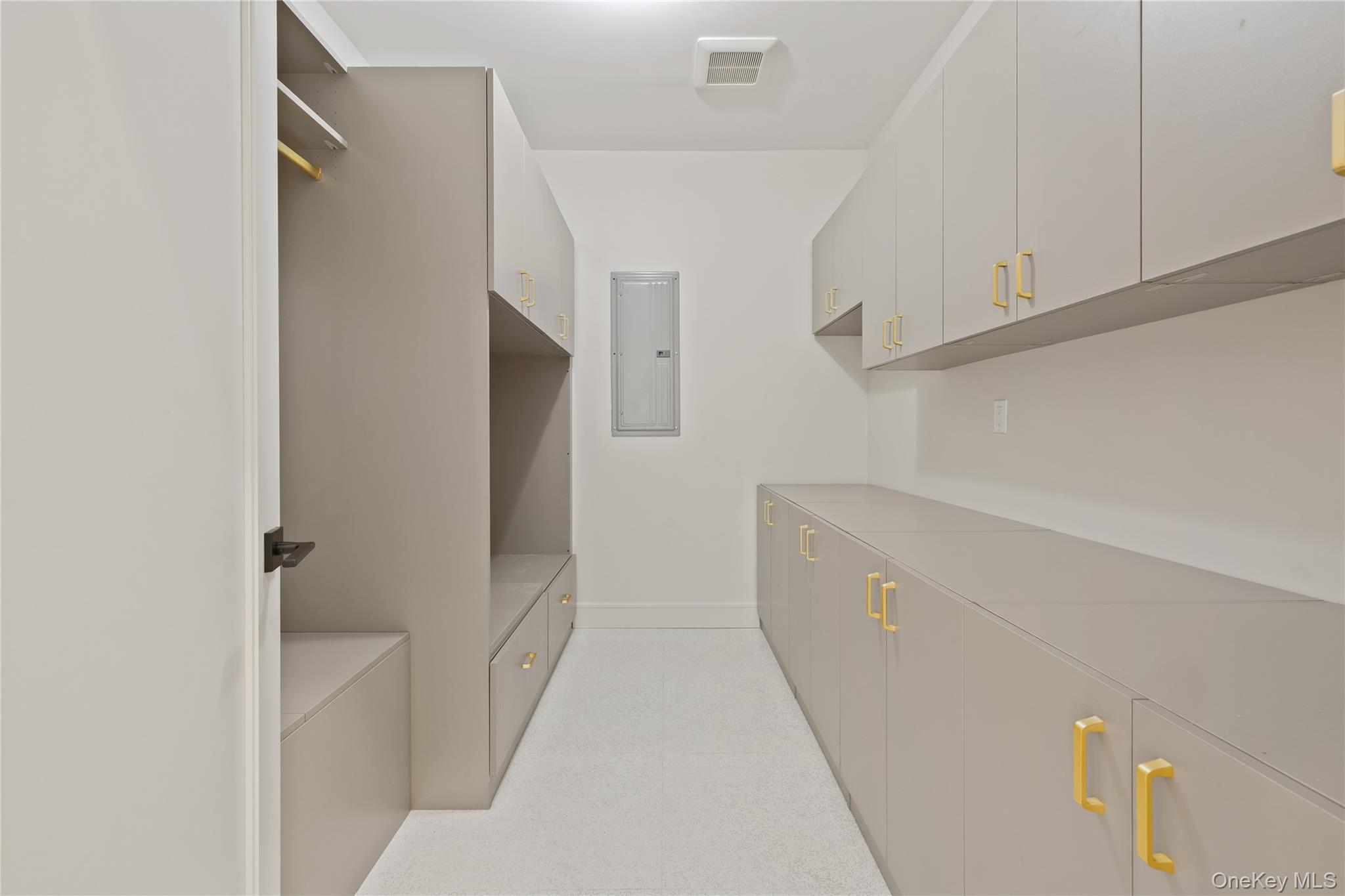15 Ridge Avenue, Unit 204 photo 26
