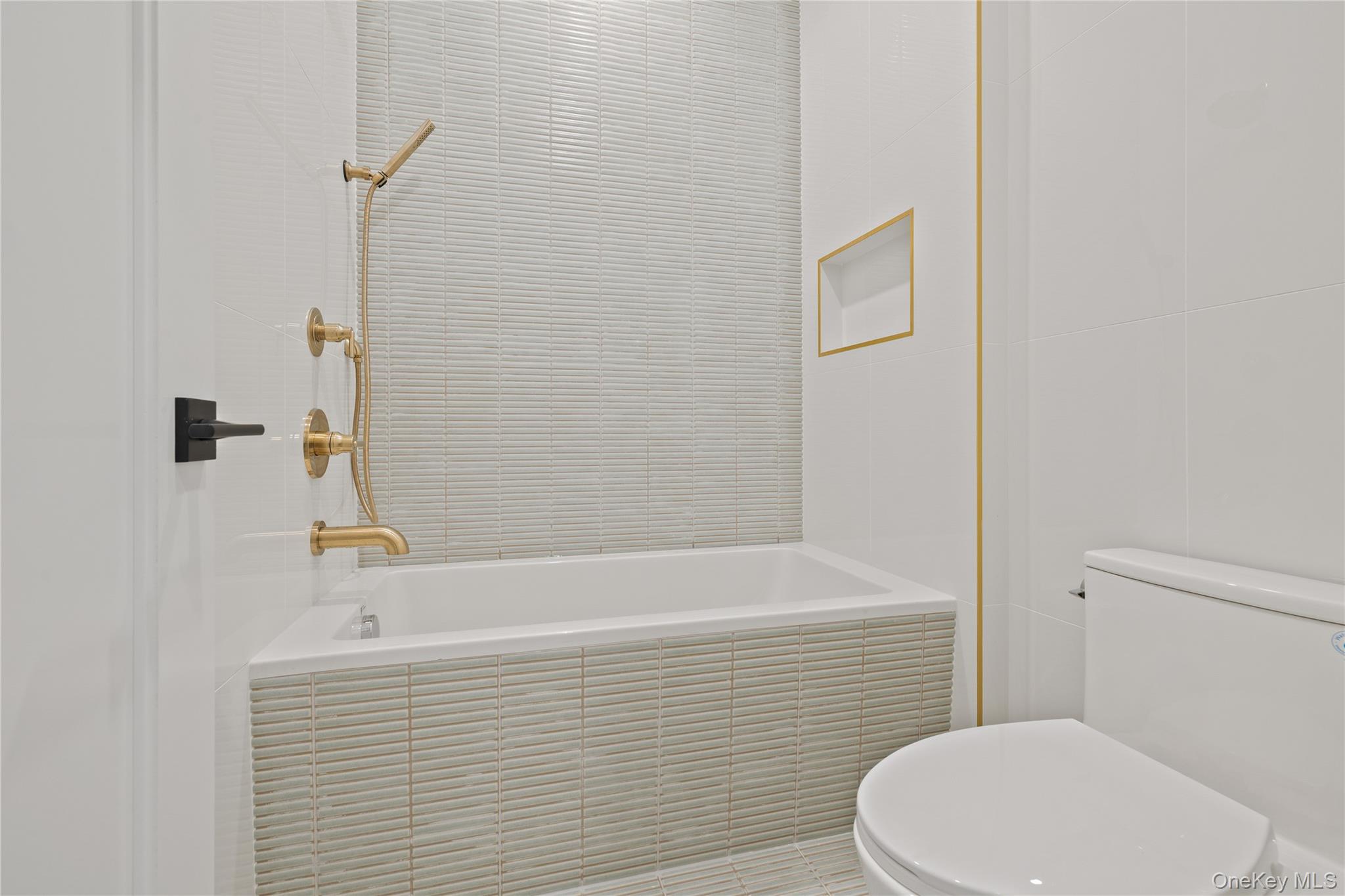 15 Ridge Avenue, Unit 204 photo 41