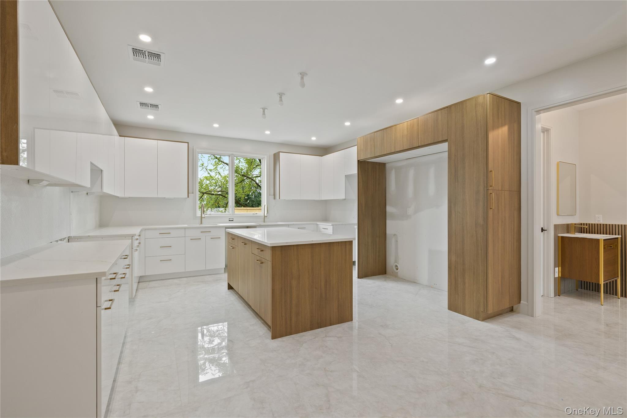 15 Ridge Avenue, Unit 204 photo 34