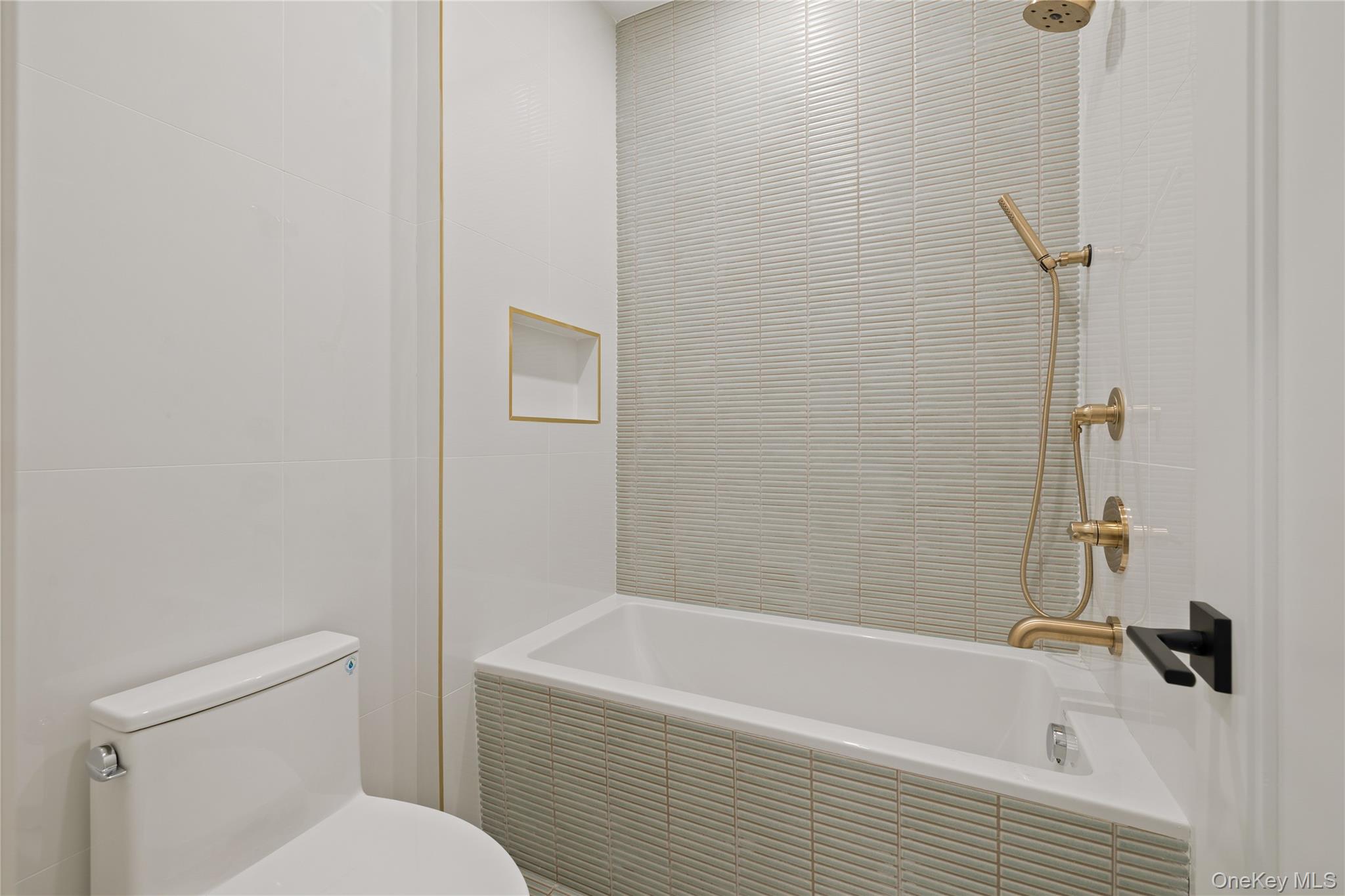 15 Ridge Avenue, Unit 204 photo 28