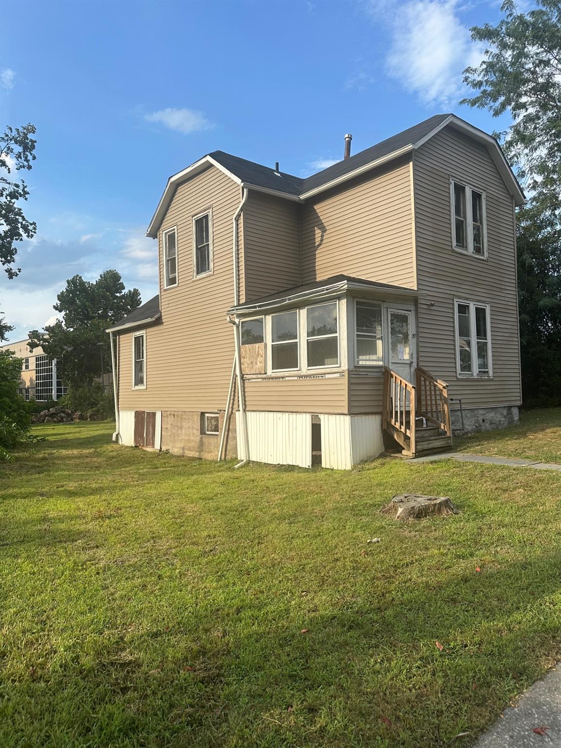 20 Columbia Street – For Sale