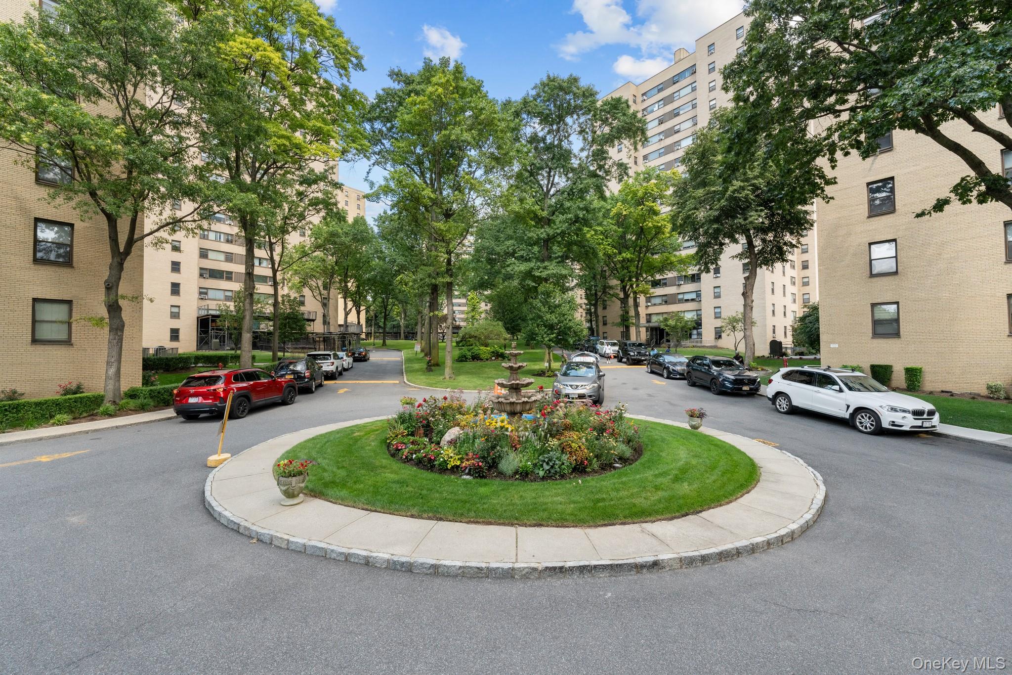 4 Fordham Hill Oval, Unit 9E photo 14