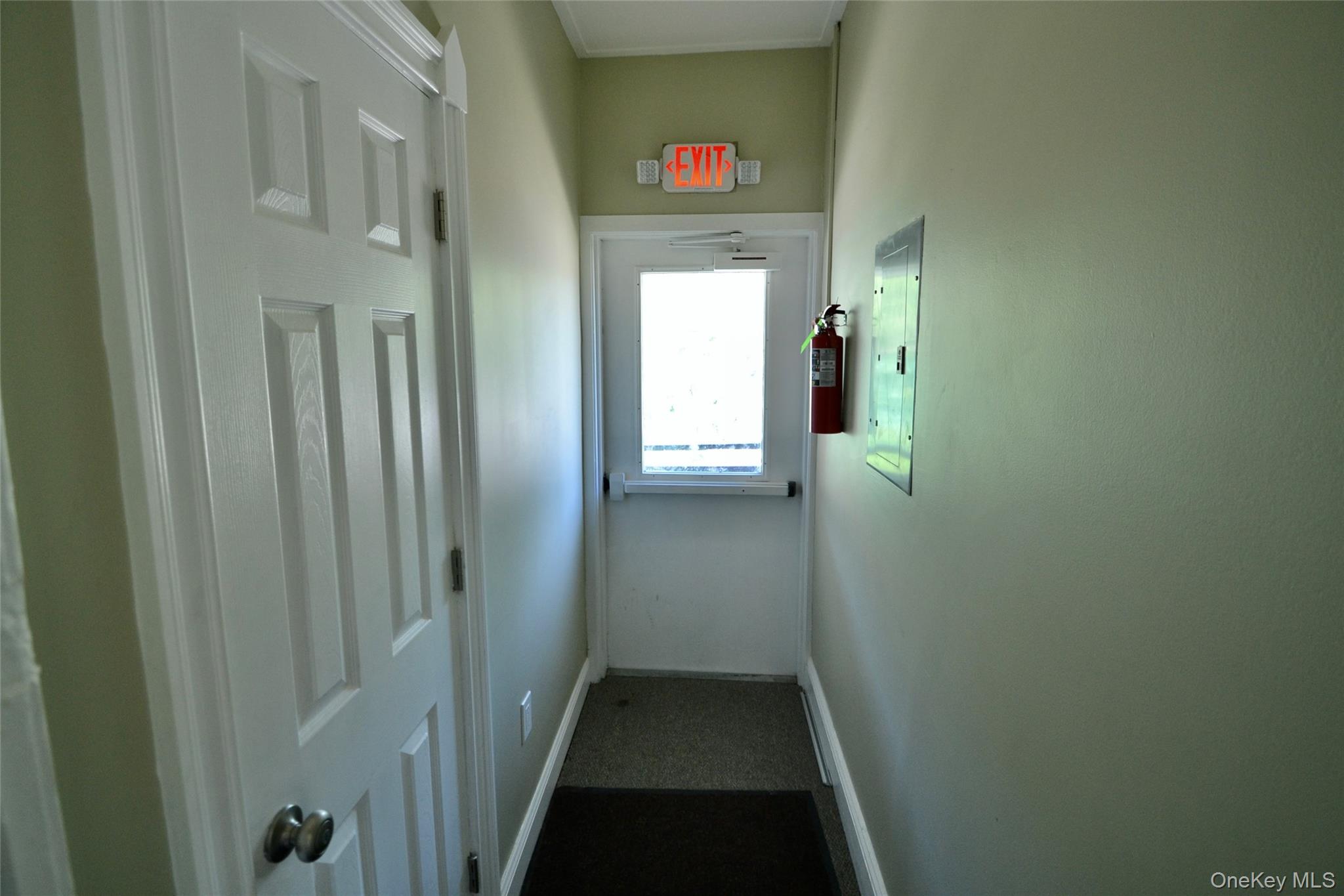 282 S Broadway – For Sale photo 18