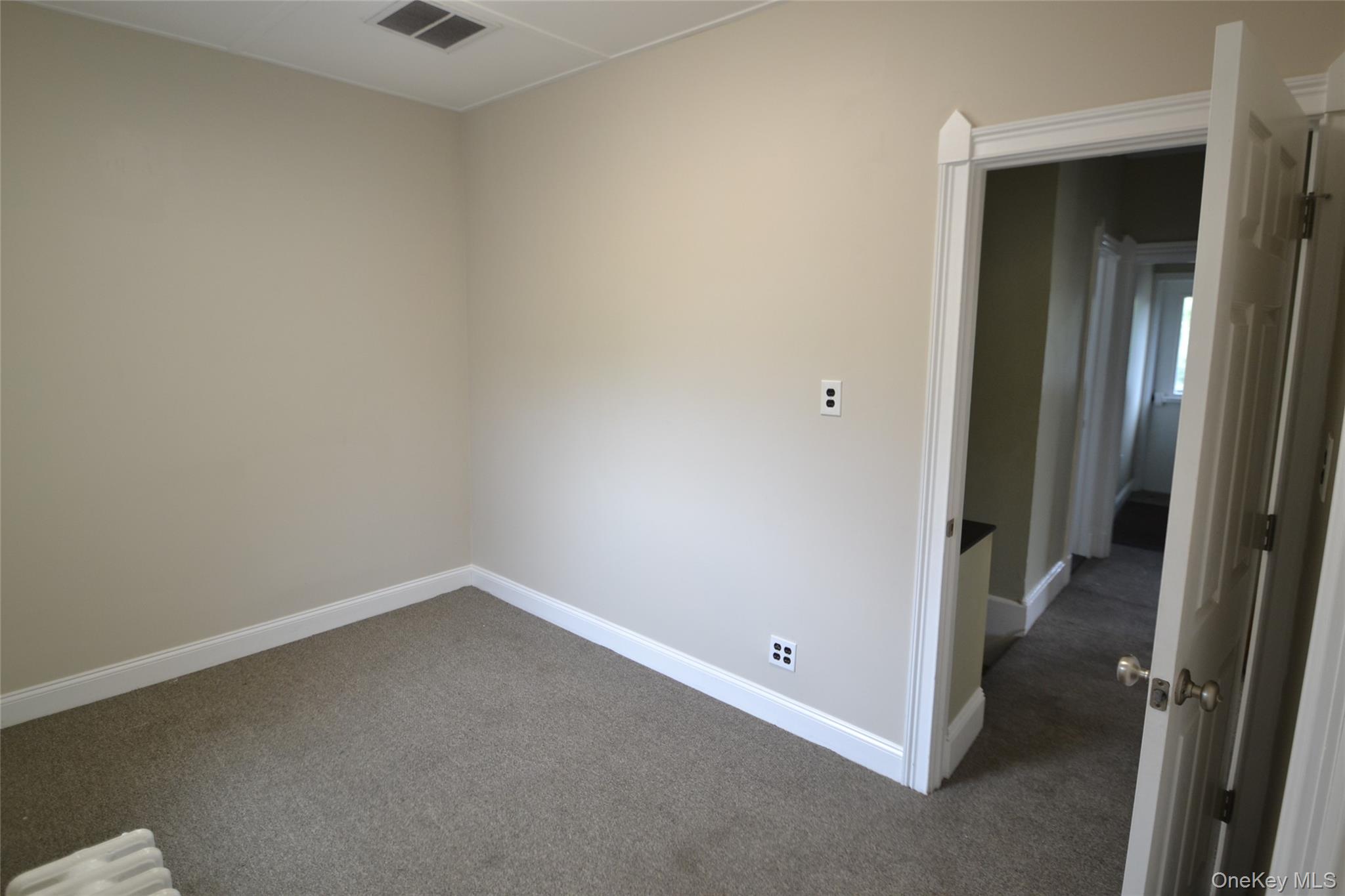 282 S Broadway – For Sale photo 11