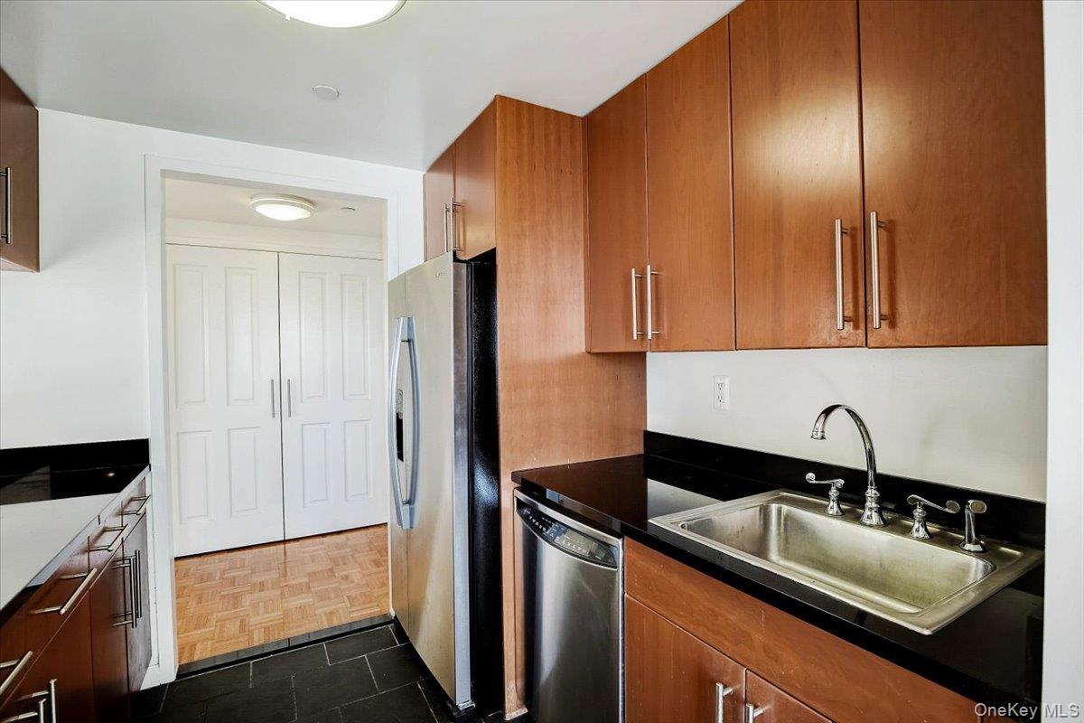 300 W 135th Street, Unit 9G photo 13