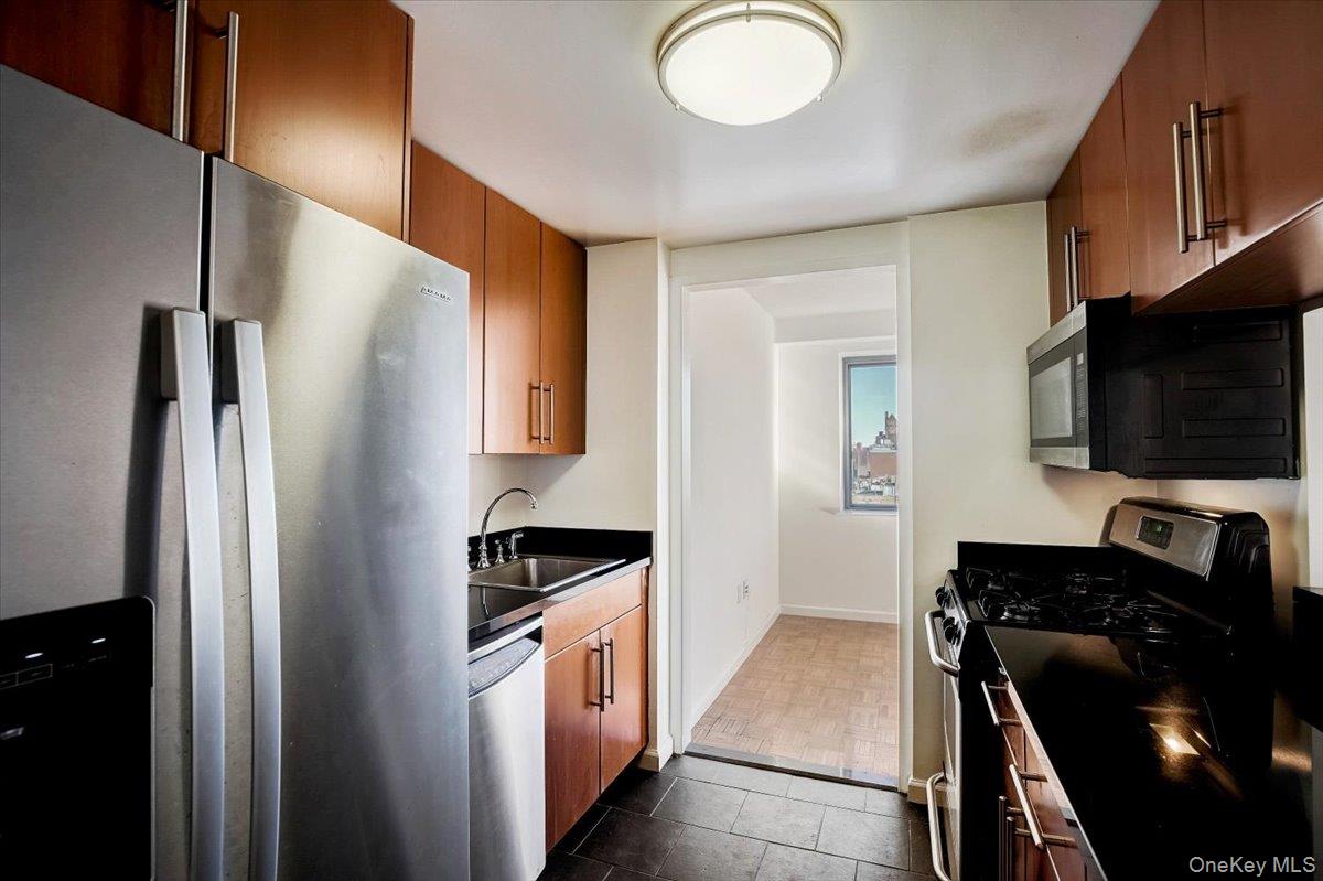 300 W 135th Street, Unit 9G photo 15