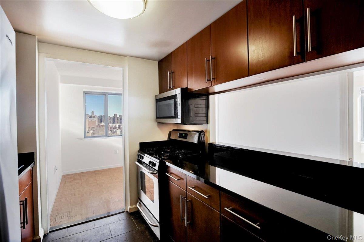 300 W 135th Street, Unit 9G photo 14