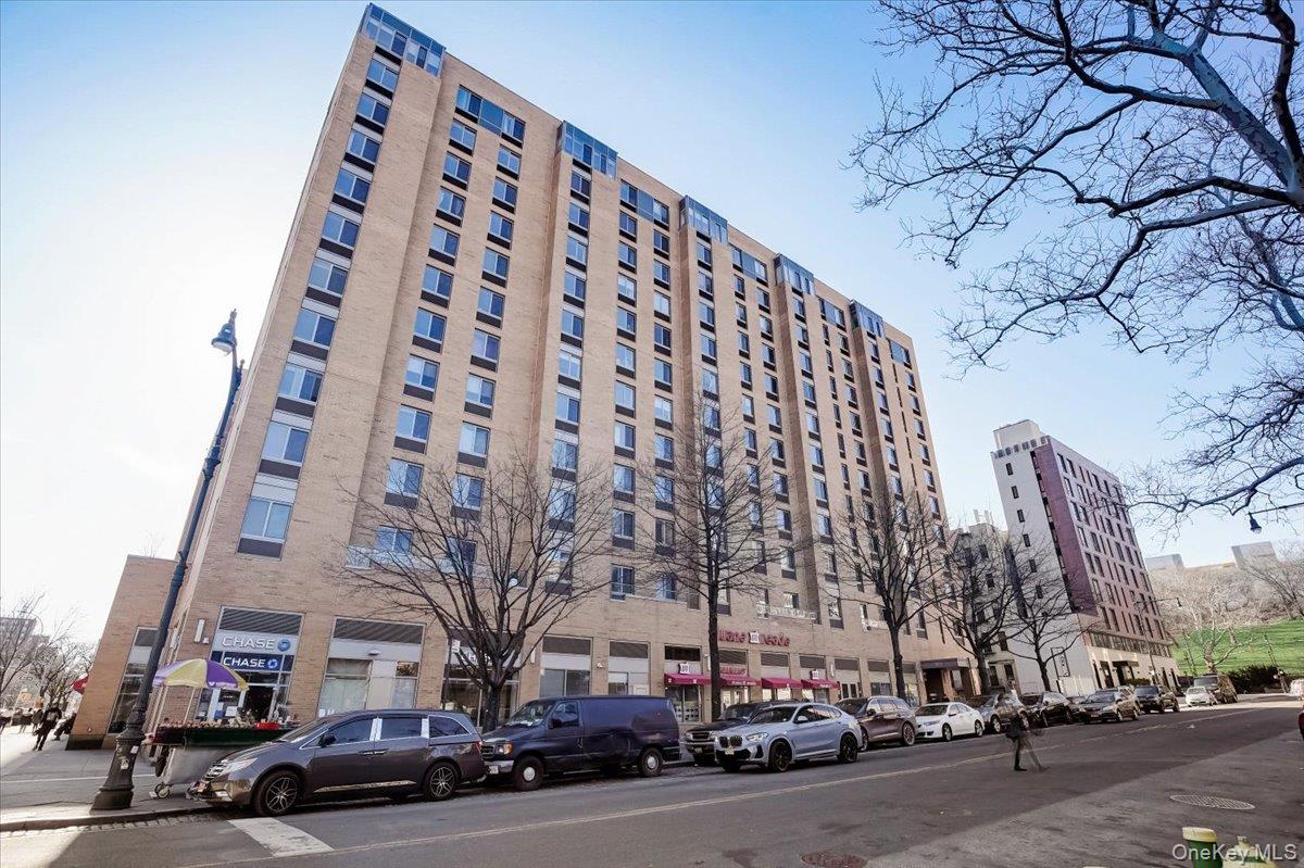 300 W 135th Street, Unit 9G photo 2