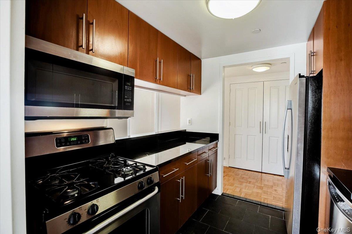 300 W 135th Street, Unit 9G photo 12