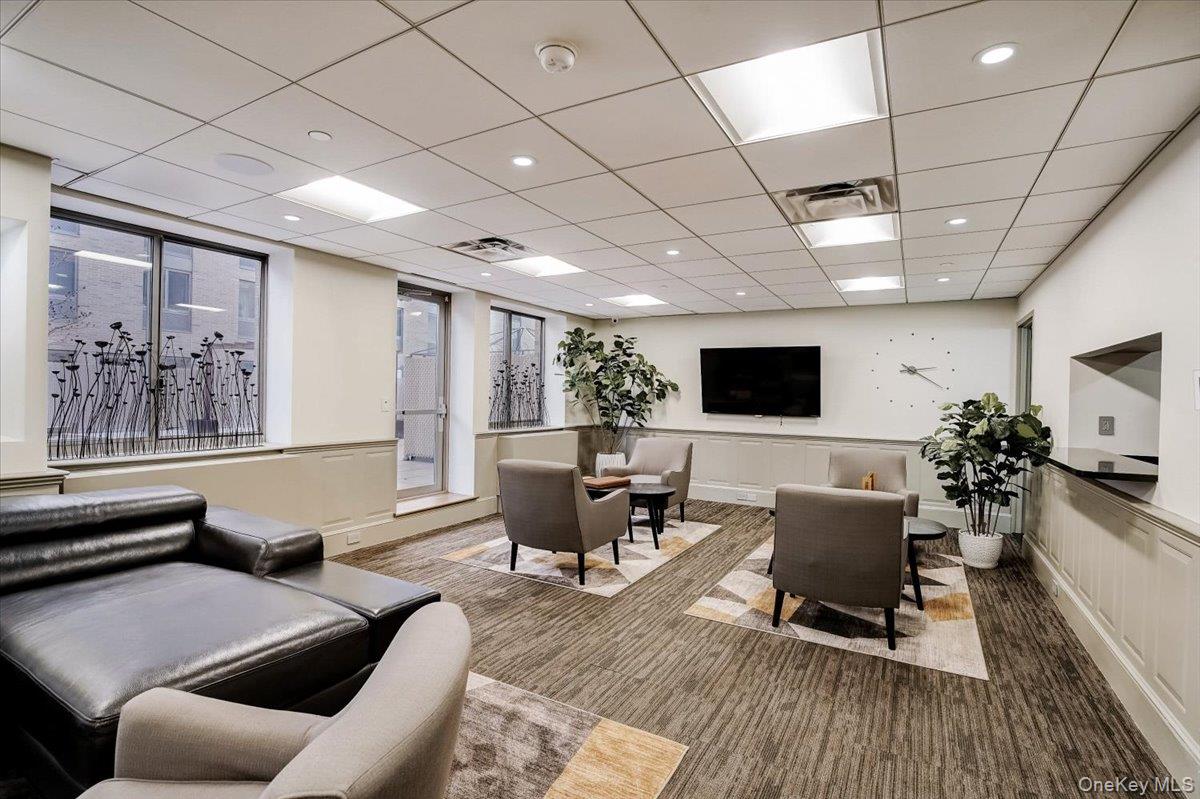 300 W 135th Street, Unit 9G photo 8