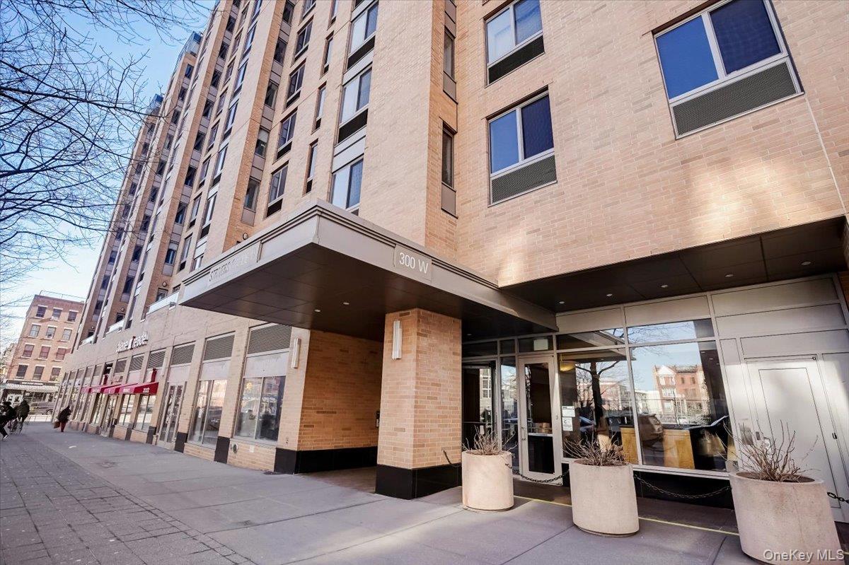 300 W 135th Street, Unit 9G