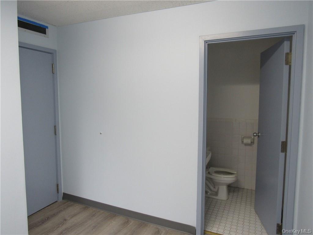 1983 Crompond Road, Unit 201 photo 24
