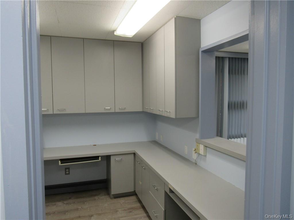 1983 Crompond Road, Unit 201 photo 11