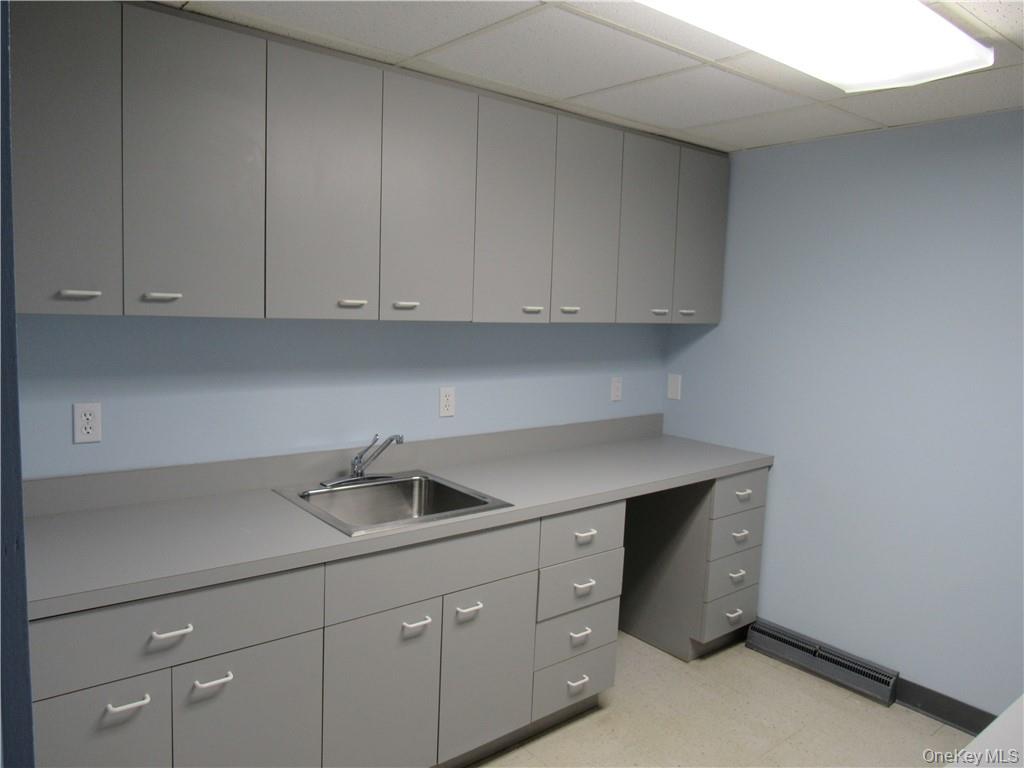 1983 Crompond Road, Unit 201 photo 14