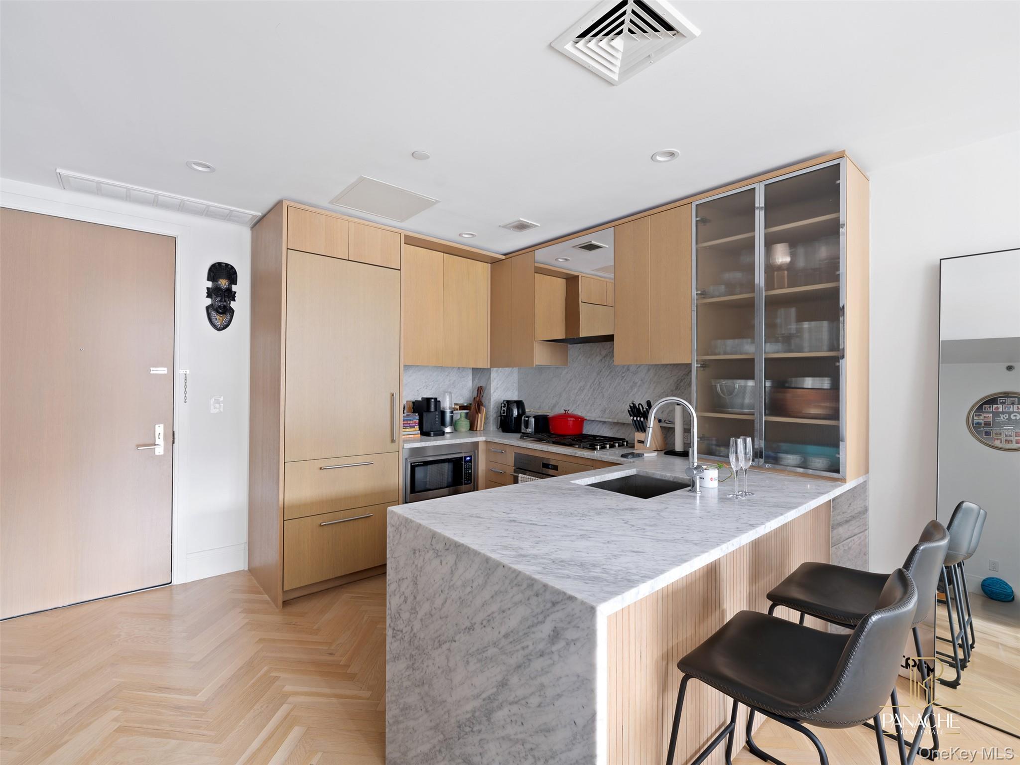 300 W 122nd Street, Unit 6N photo 4