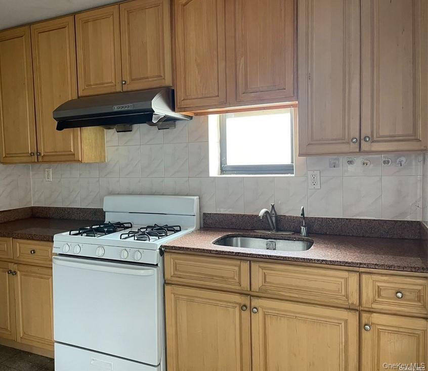 132-25 Pople Avenue – For Sale photo 5