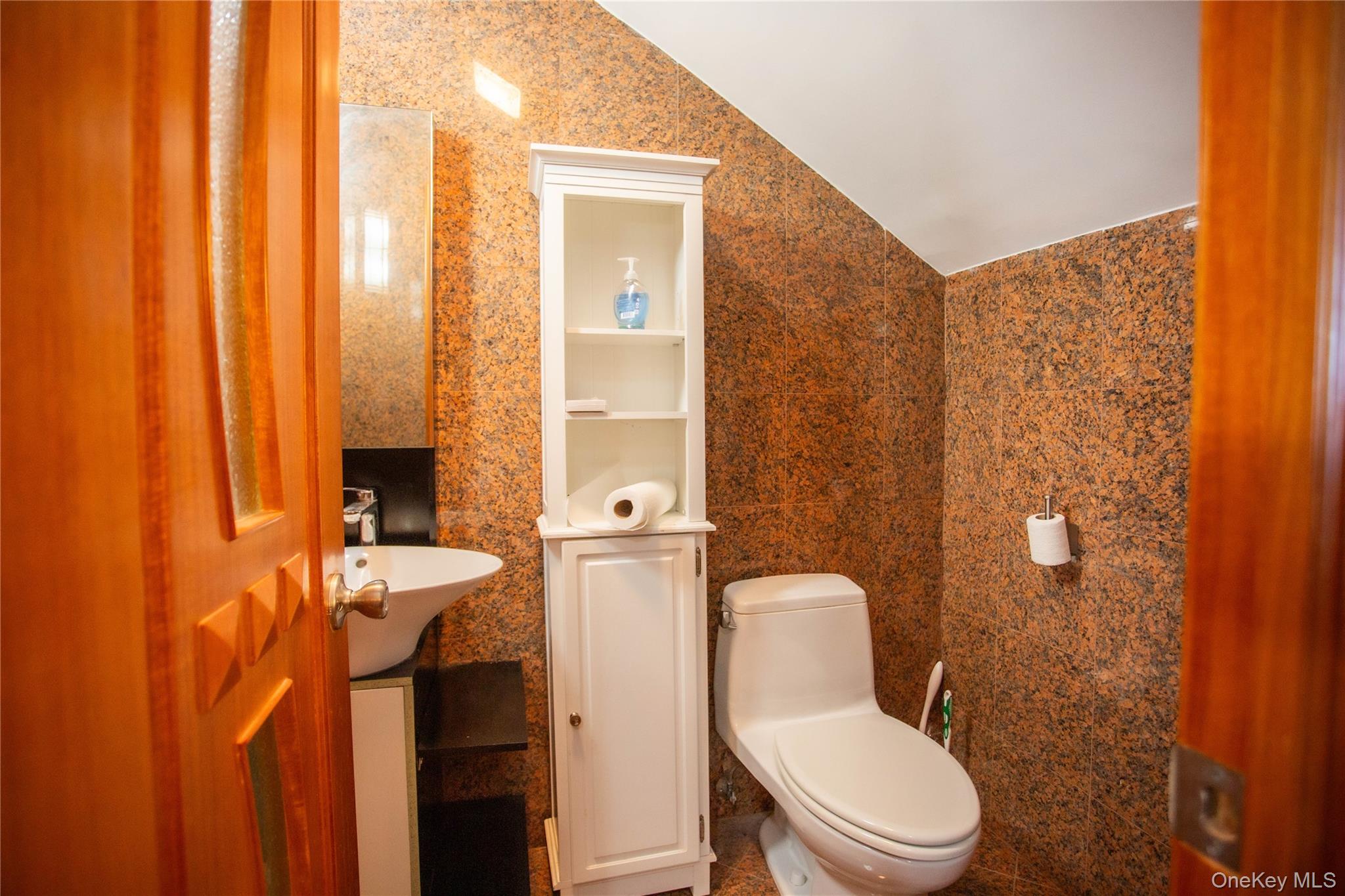 521 W Broadway, Unit B photo 20