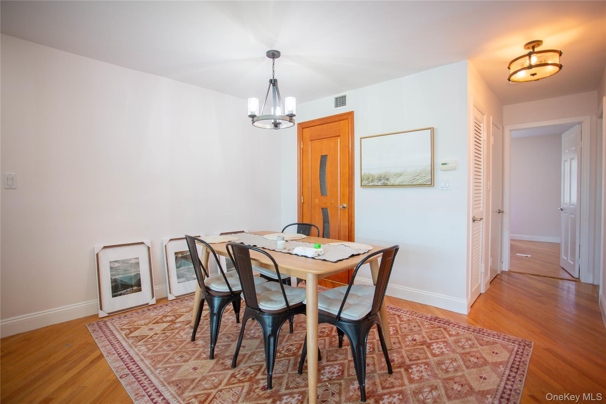 521 W Broadway, Unit B photo 6