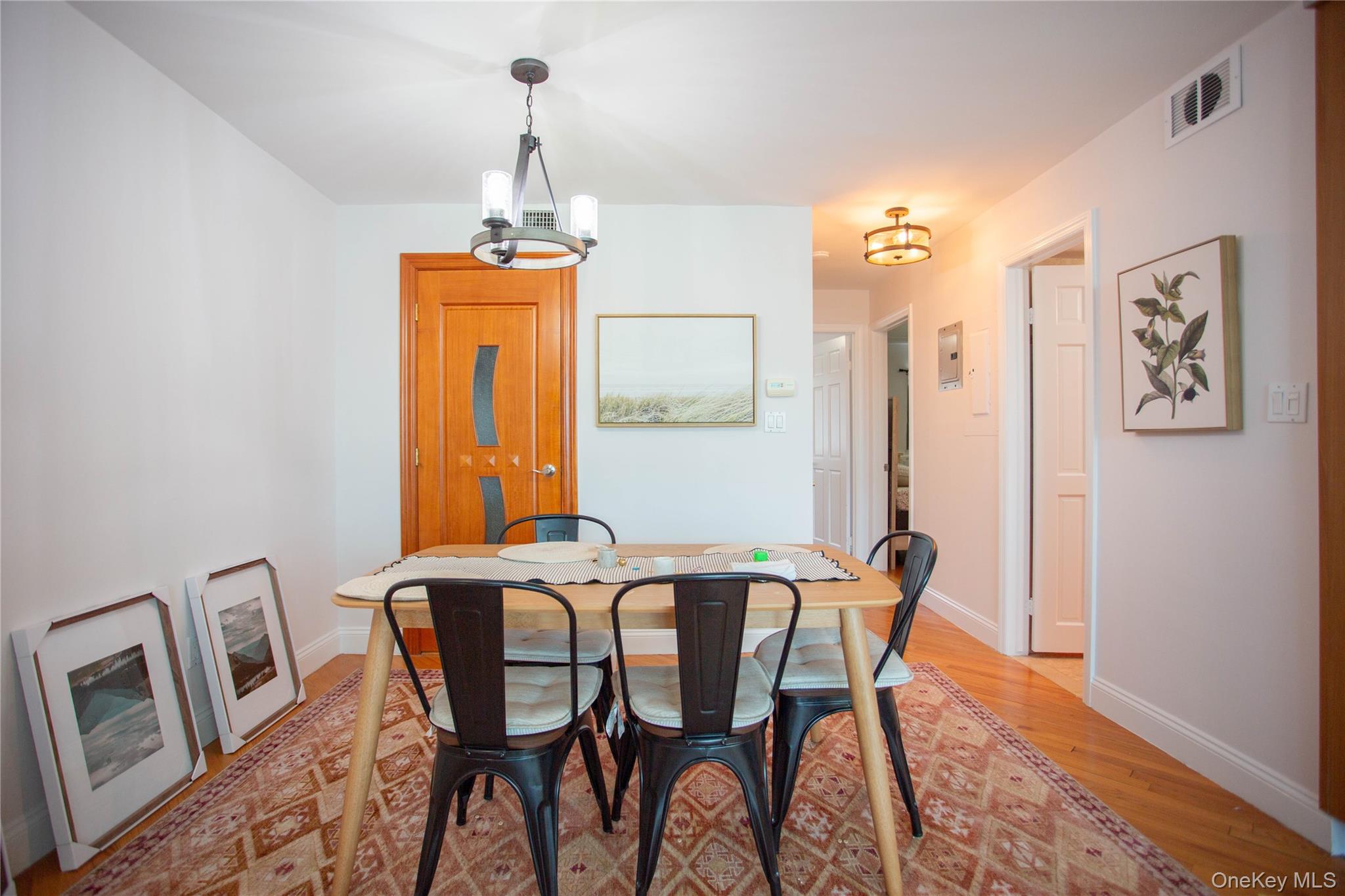 521 W Broadway, Unit B photo 5