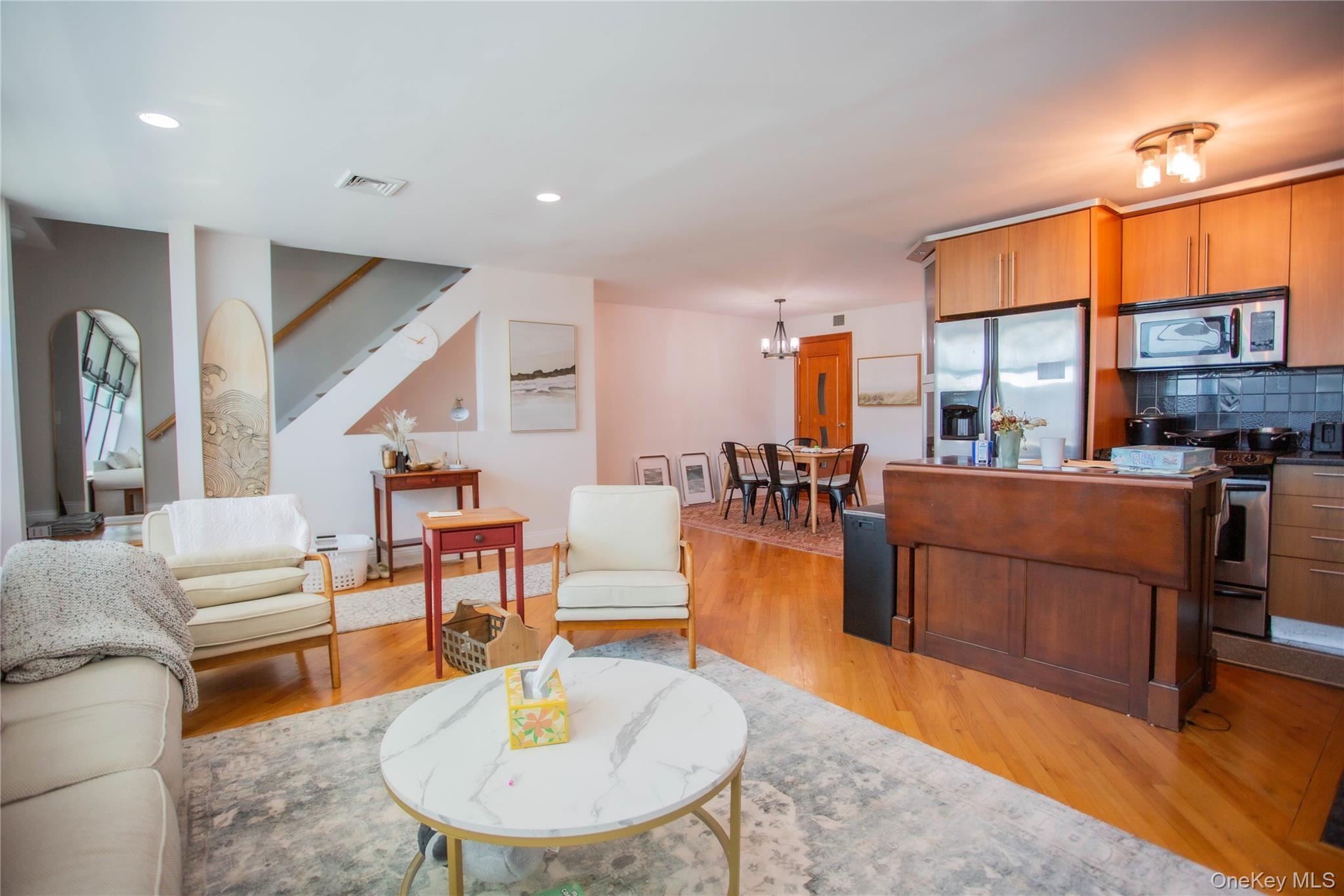 521 W Broadway, Unit B photo 10
