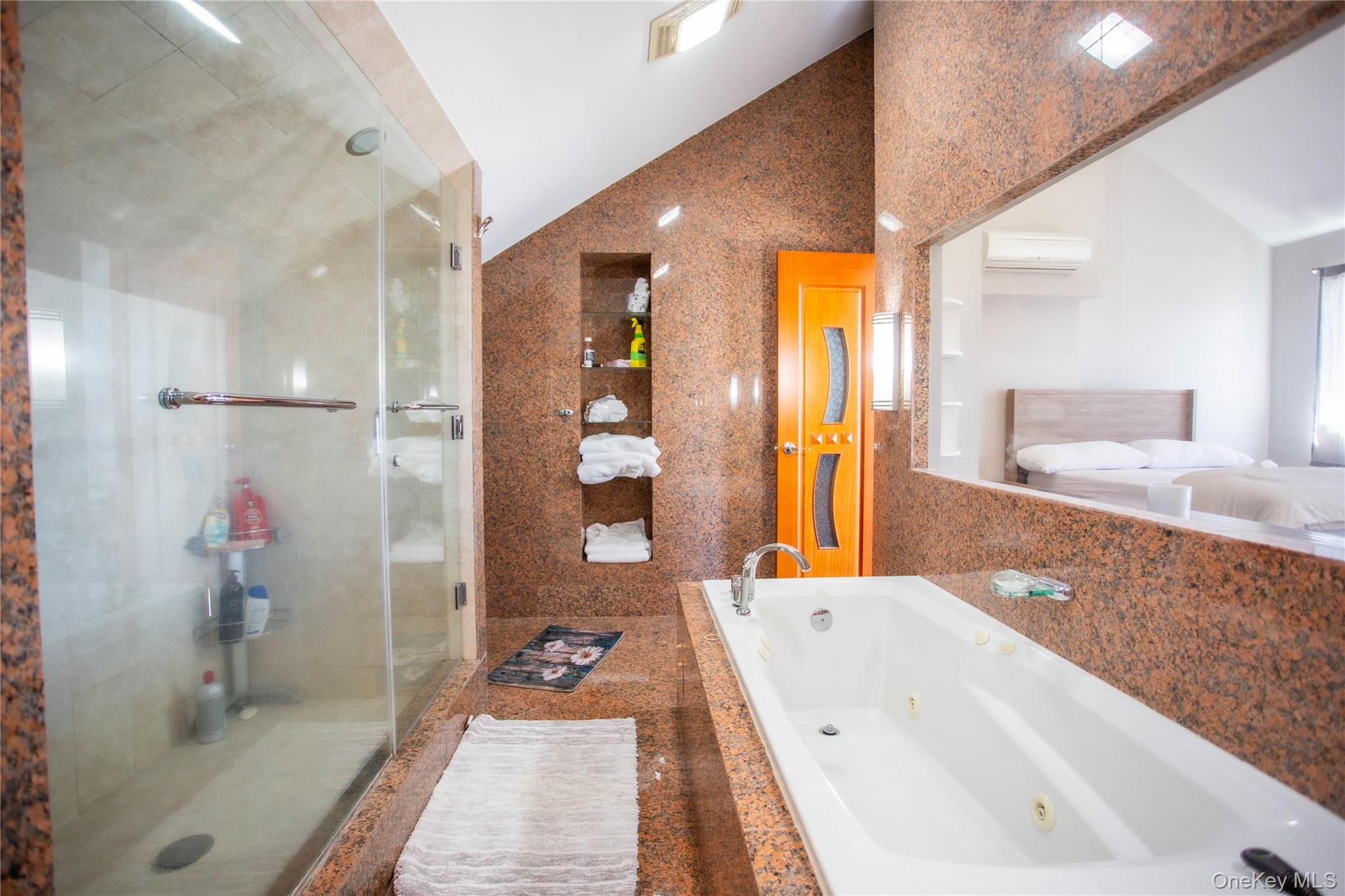 521 W Broadway, Unit B photo 21