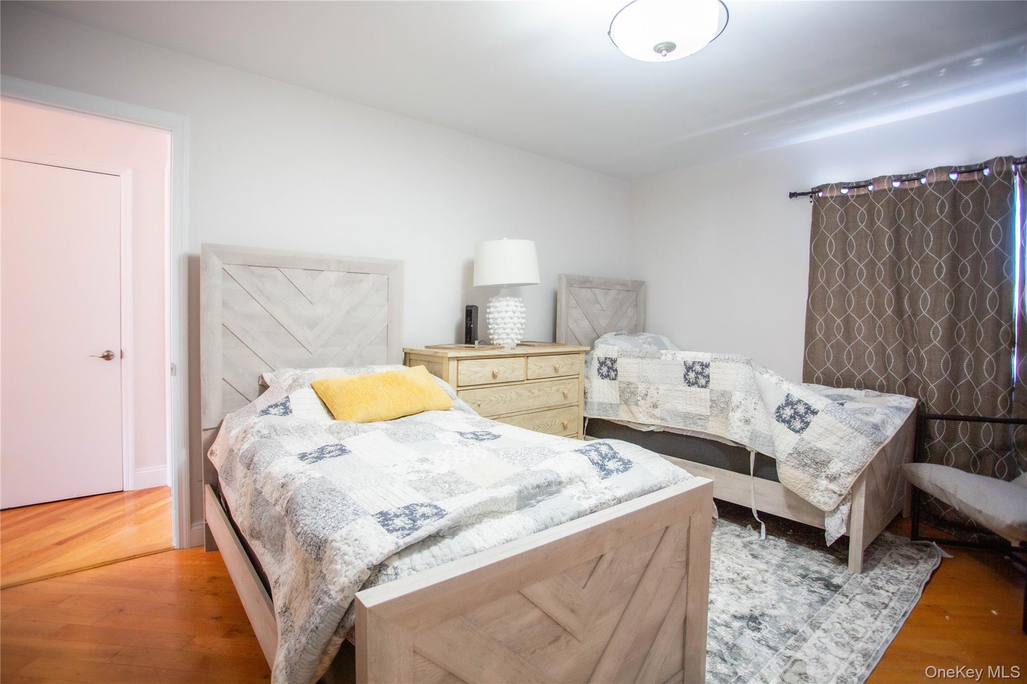 521 W Broadway, Unit B photo 15