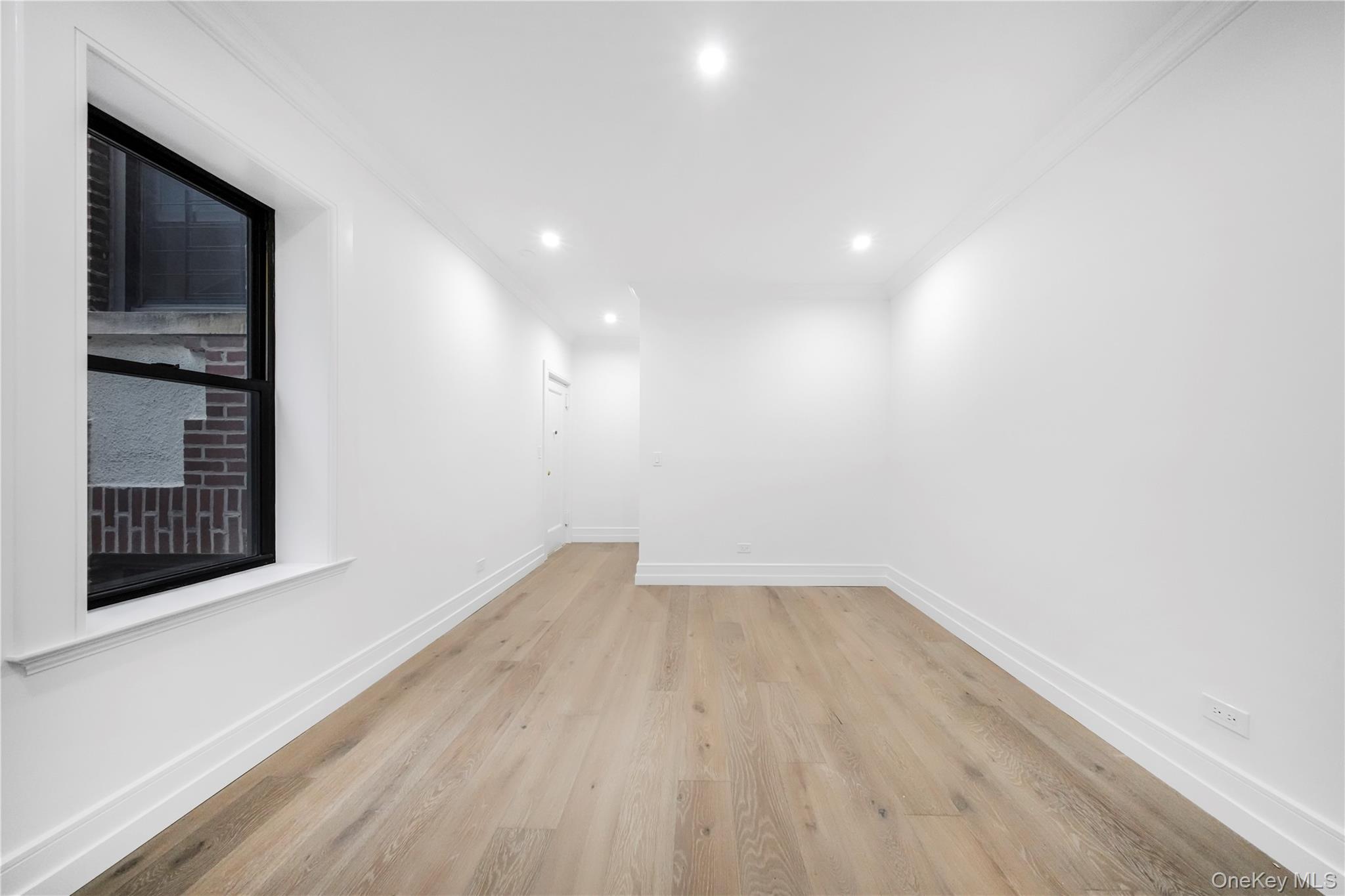 31-14 Crescent Street, Unit 5B photo 4