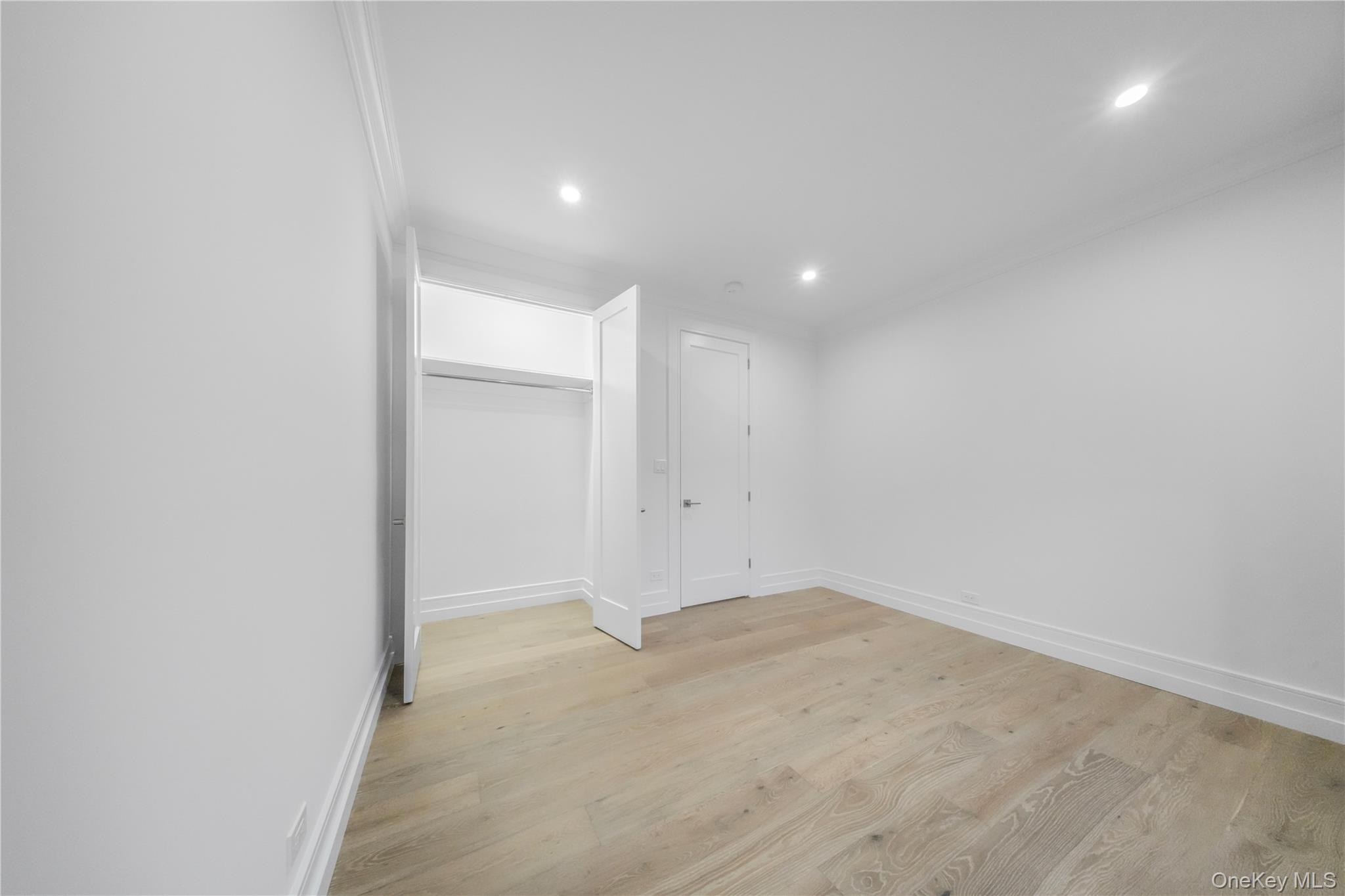 31-14 Crescent Street, Unit 5B photo 9