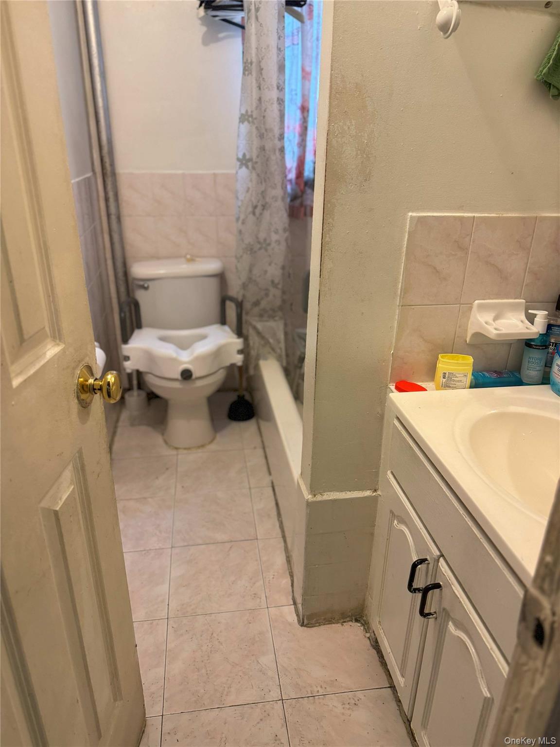 761 Miller – For Sale photo 10