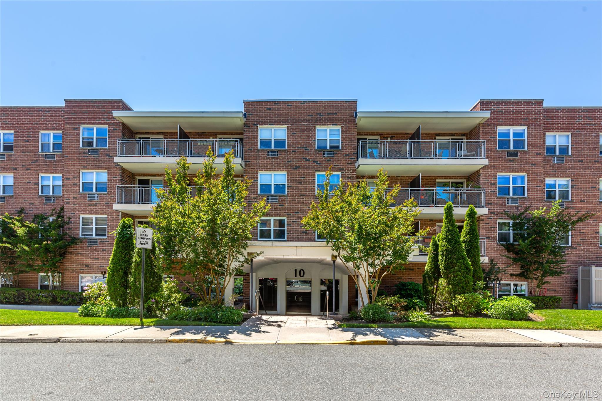 10 Ipswich Avenue, Unit Apt. 3I