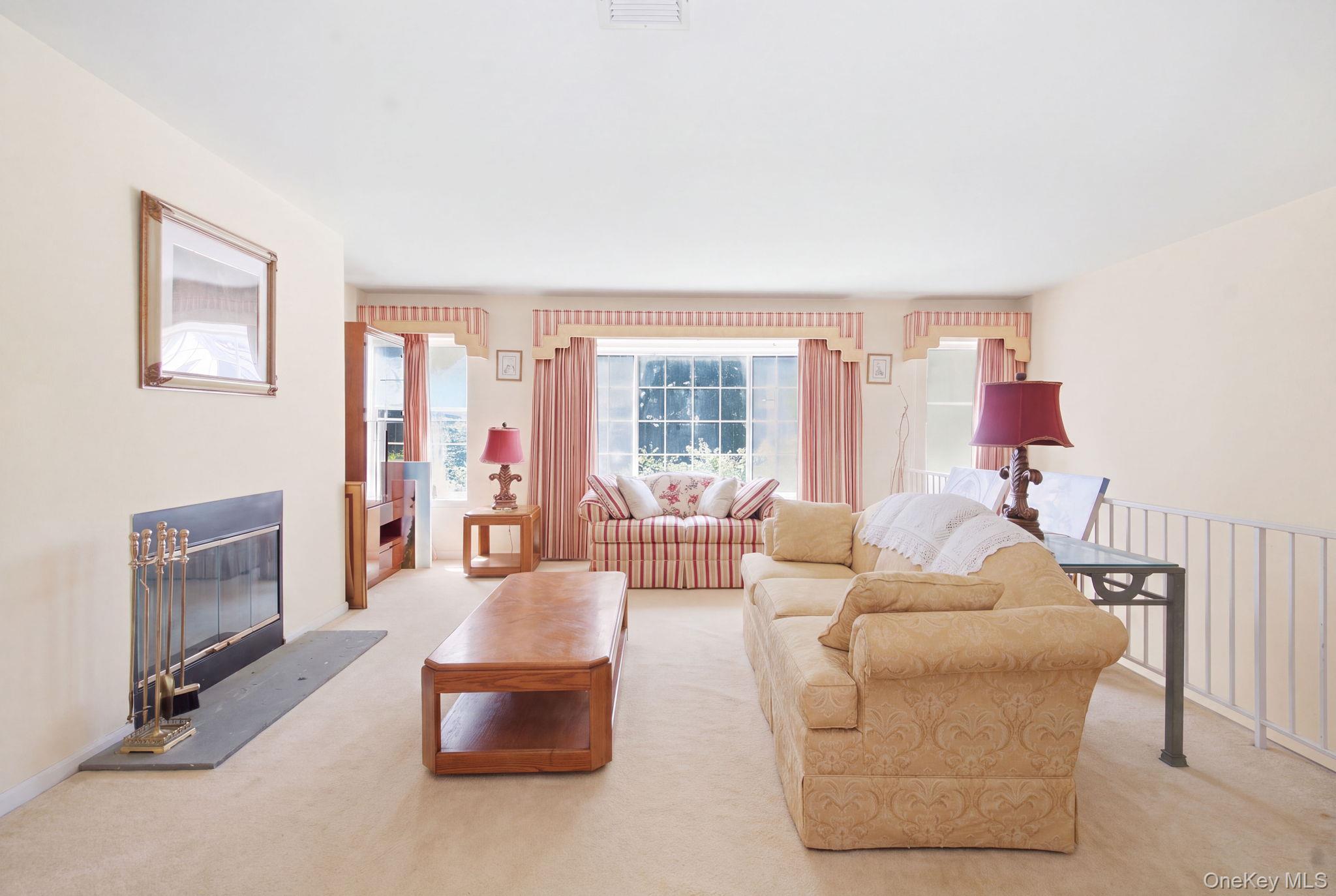 12 Soundview Street – For Sale photo 2