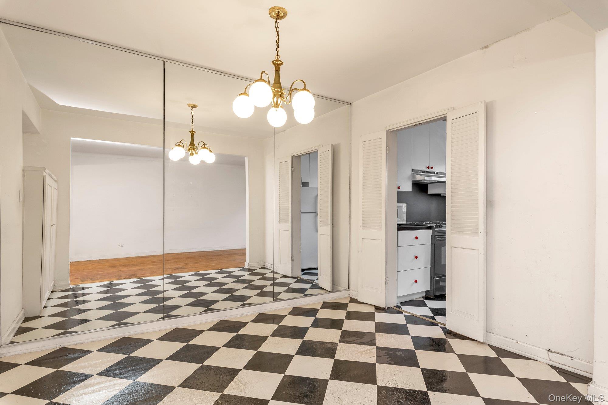 6861 Yellowstone Boulevard, Unit 519 photo 7
