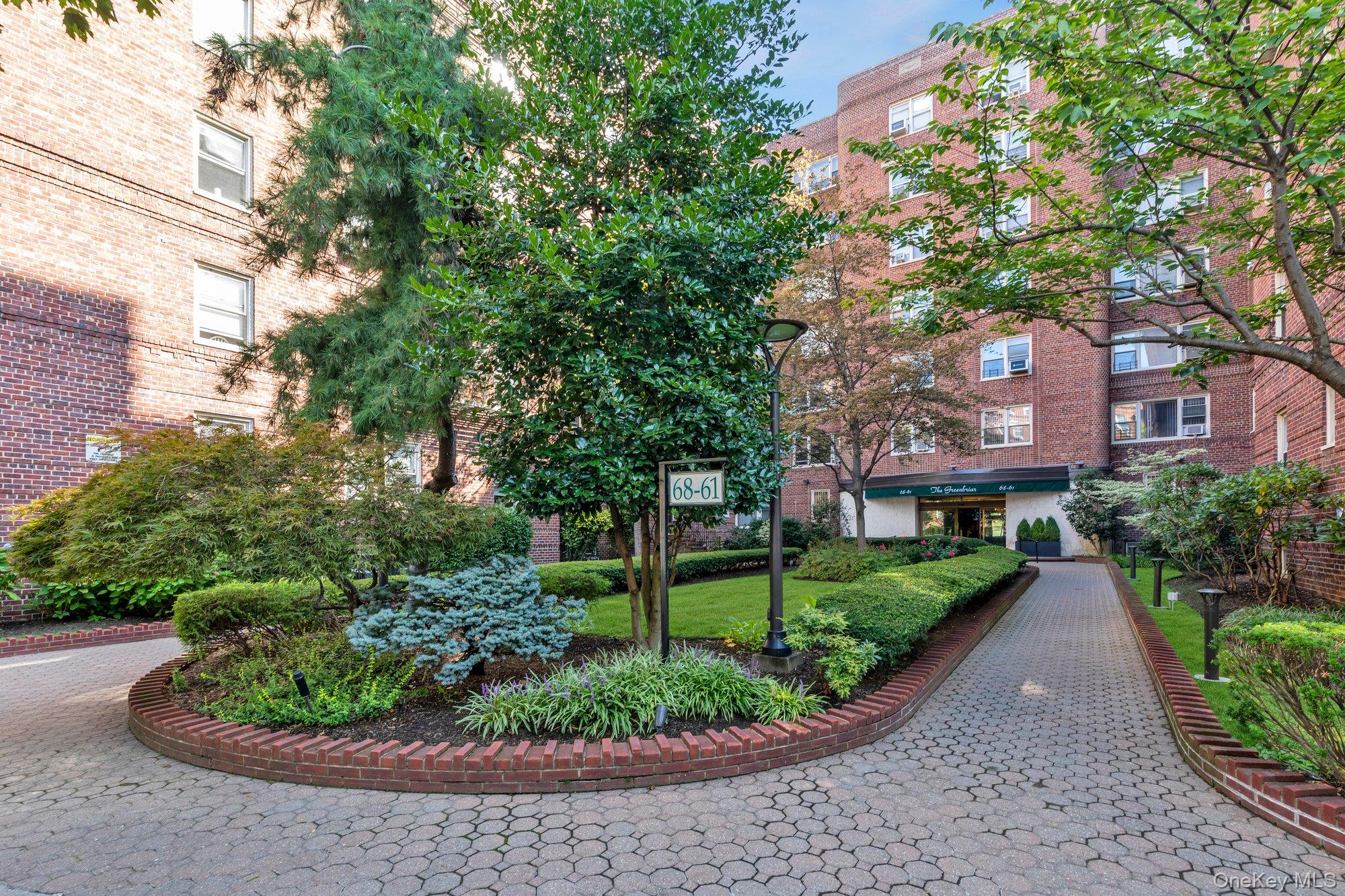 6861 Yellowstone Boulevard, Unit 519
