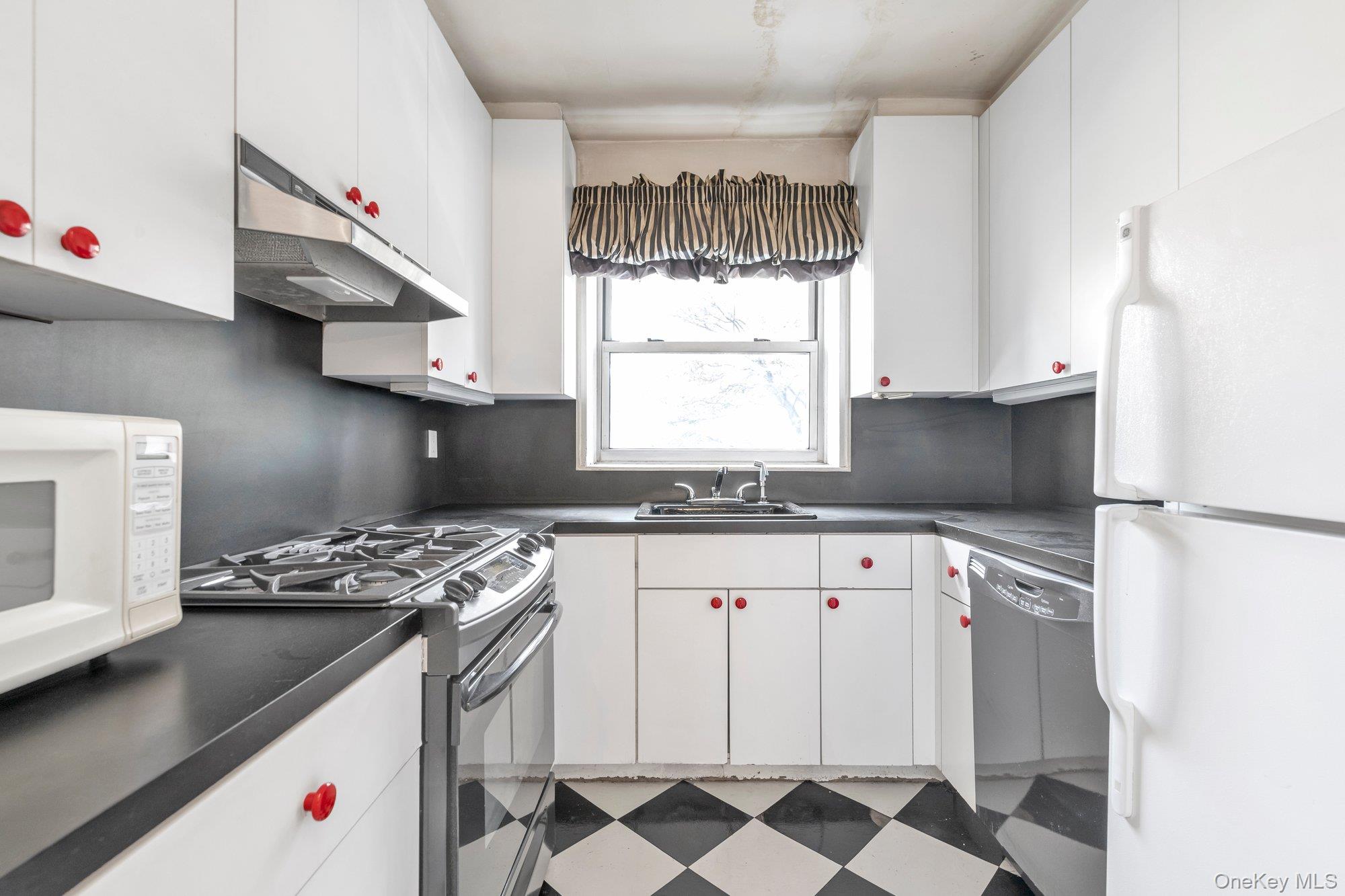 6861 Yellowstone Boulevard, Unit 519 photo 9