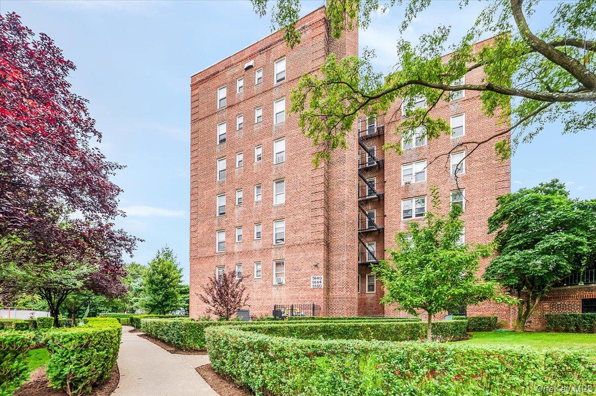 5640 Netherland Avenue, Unit 1B