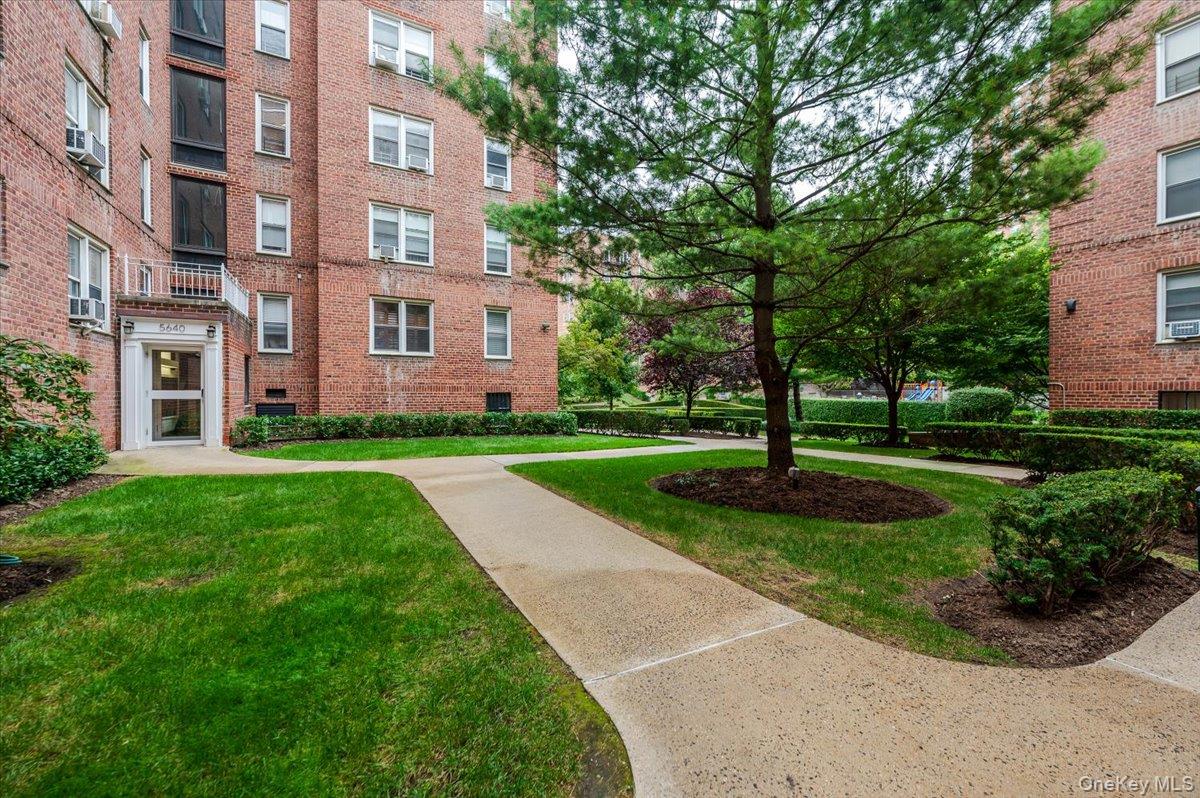 5640 Netherland Avenue, Unit 1B photo 6