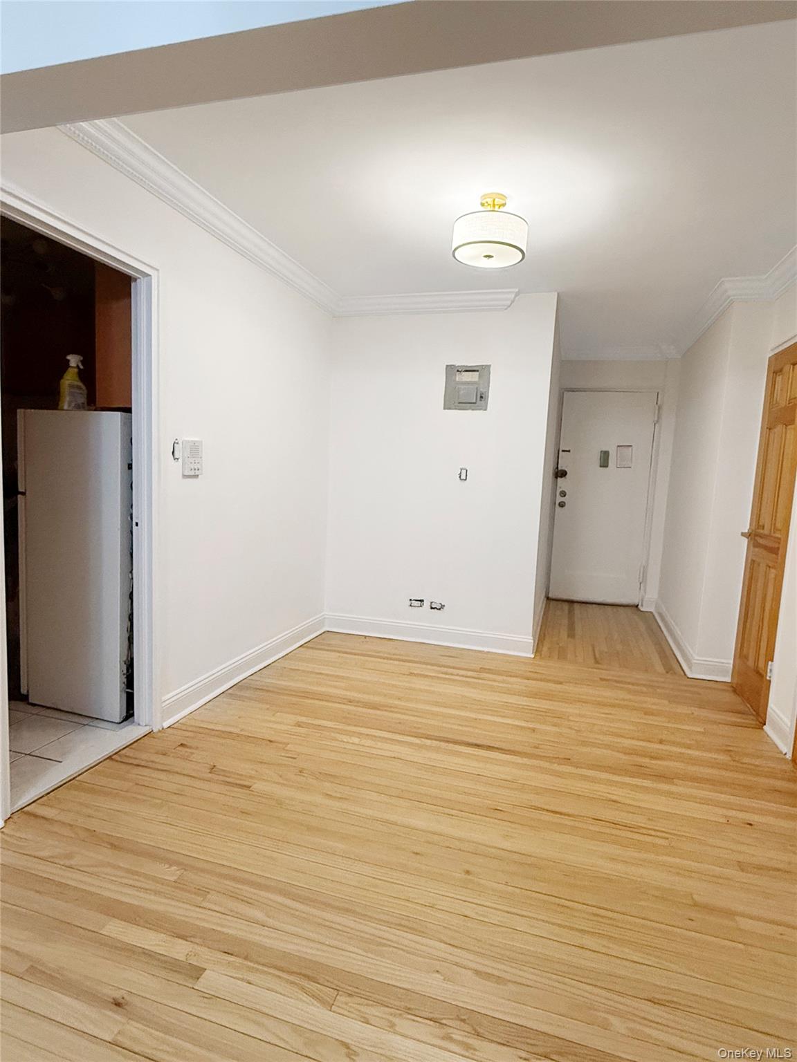 5640 Netherland Avenue, Unit 1B photo 3
