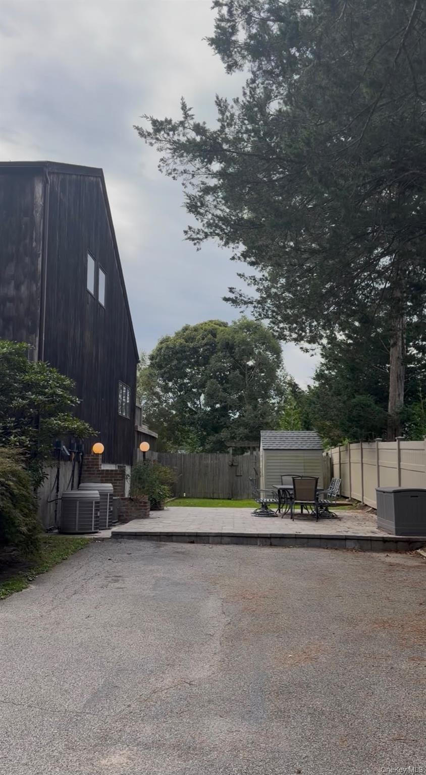 624 Noyack Road – For Rent
