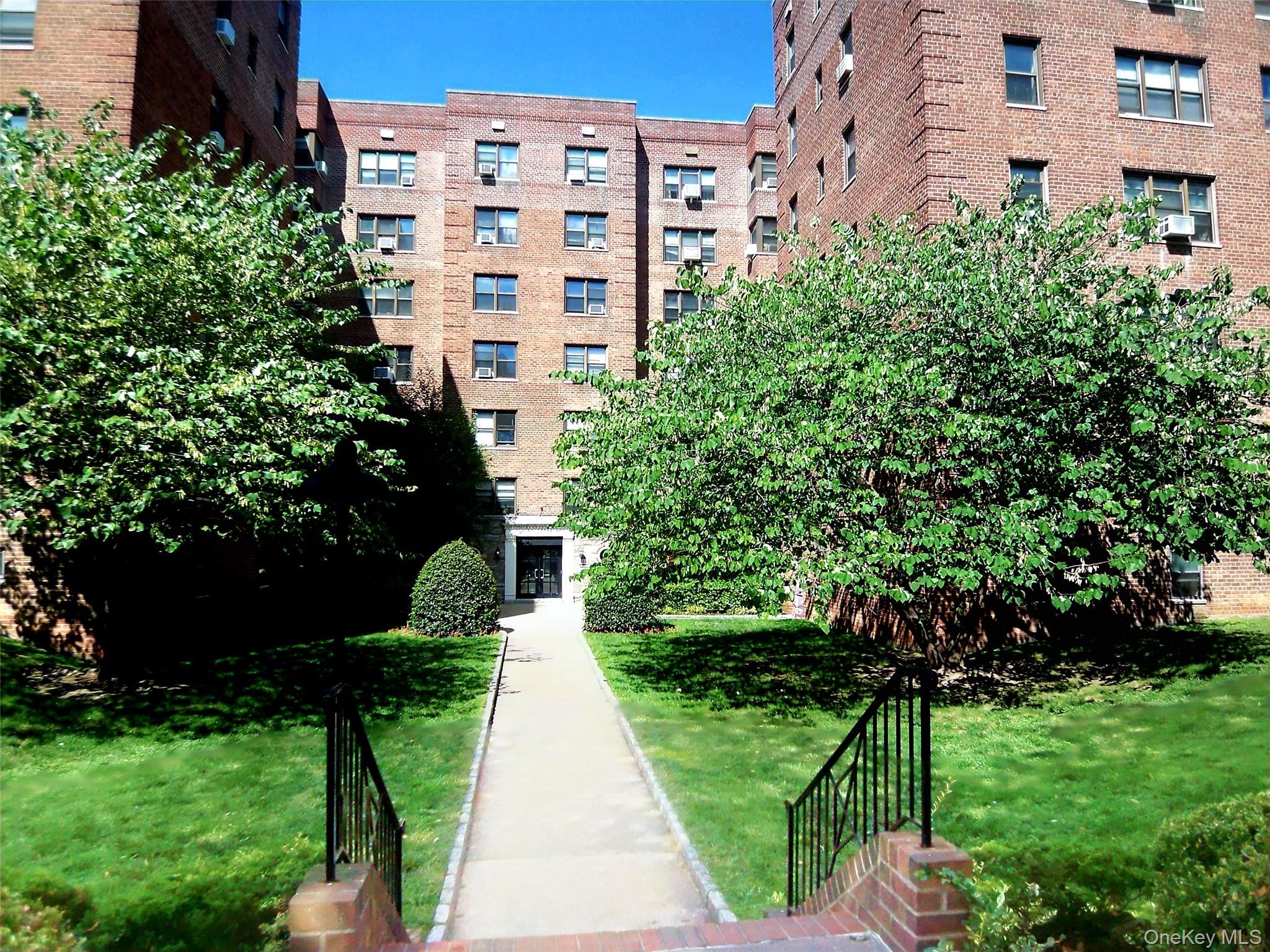 485 E Lincoln Avenue, Unit 105