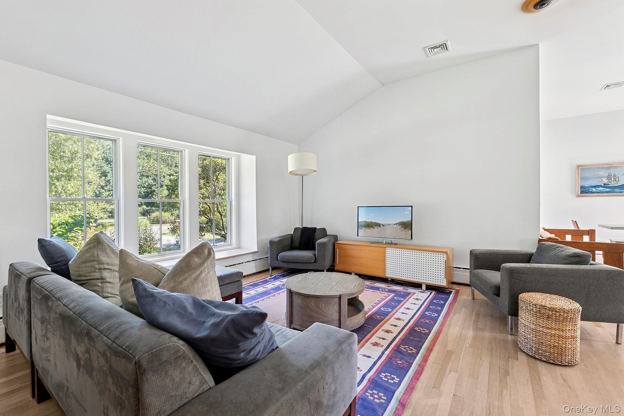 35 Bayberry Lane – For Rent photo 6