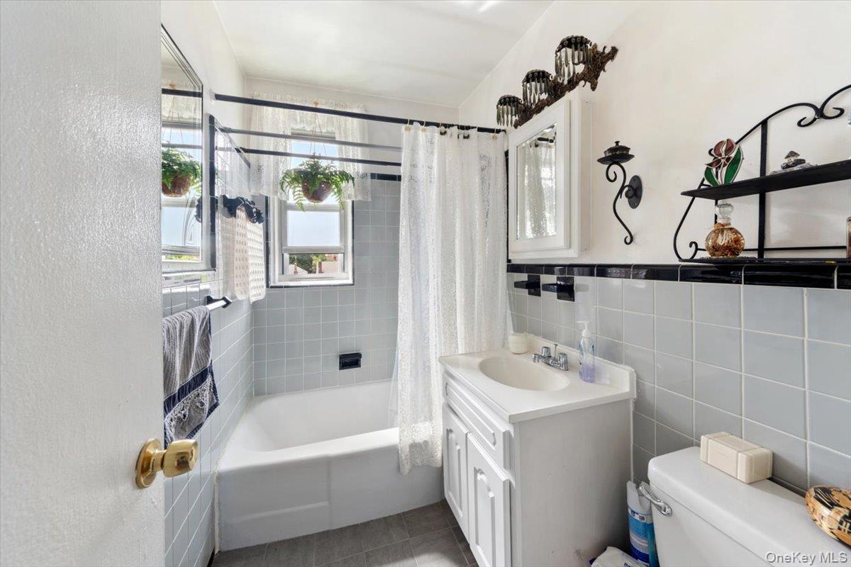 4265 Webster Avenue, Unit 7C photo 19