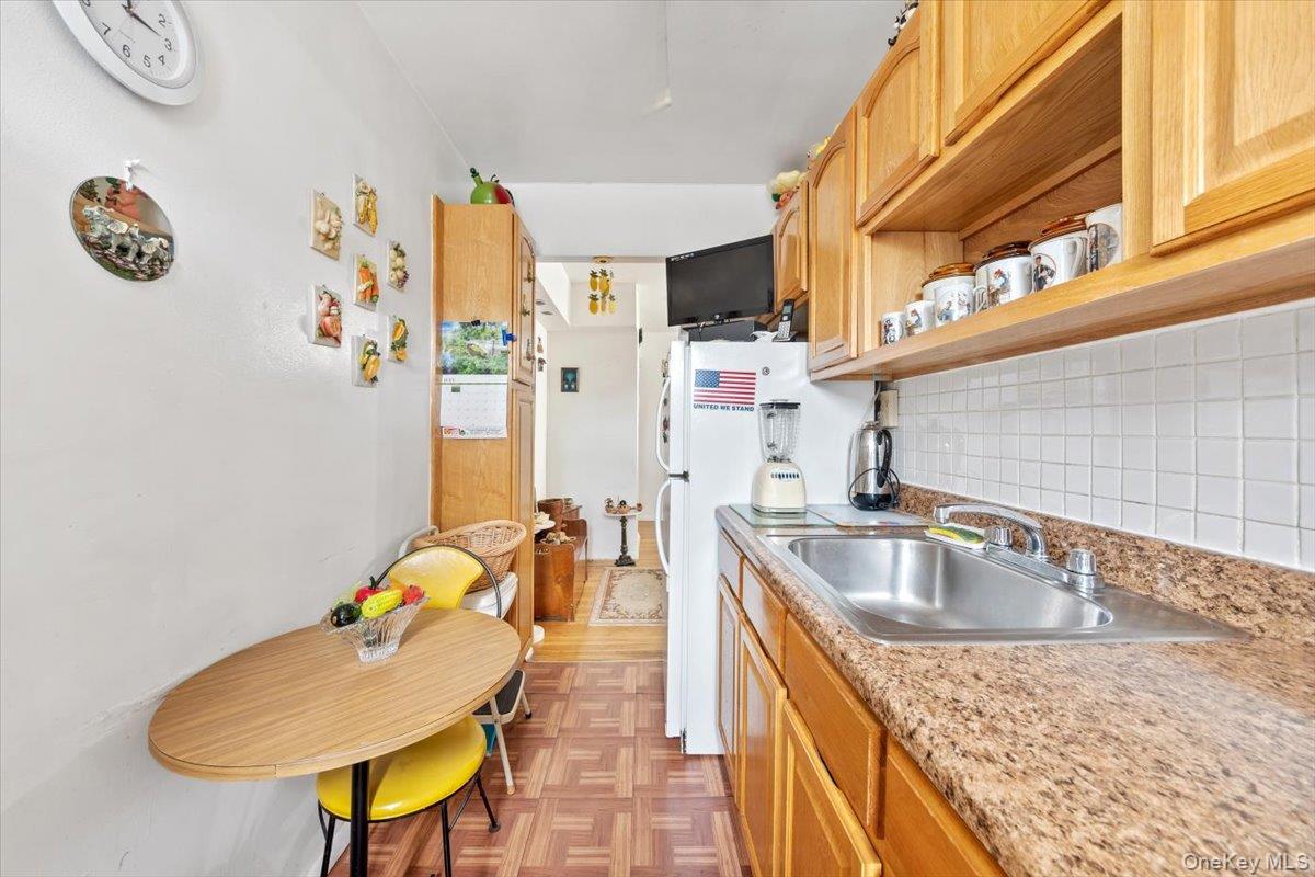 4265 Webster Avenue, Unit 7C photo 6