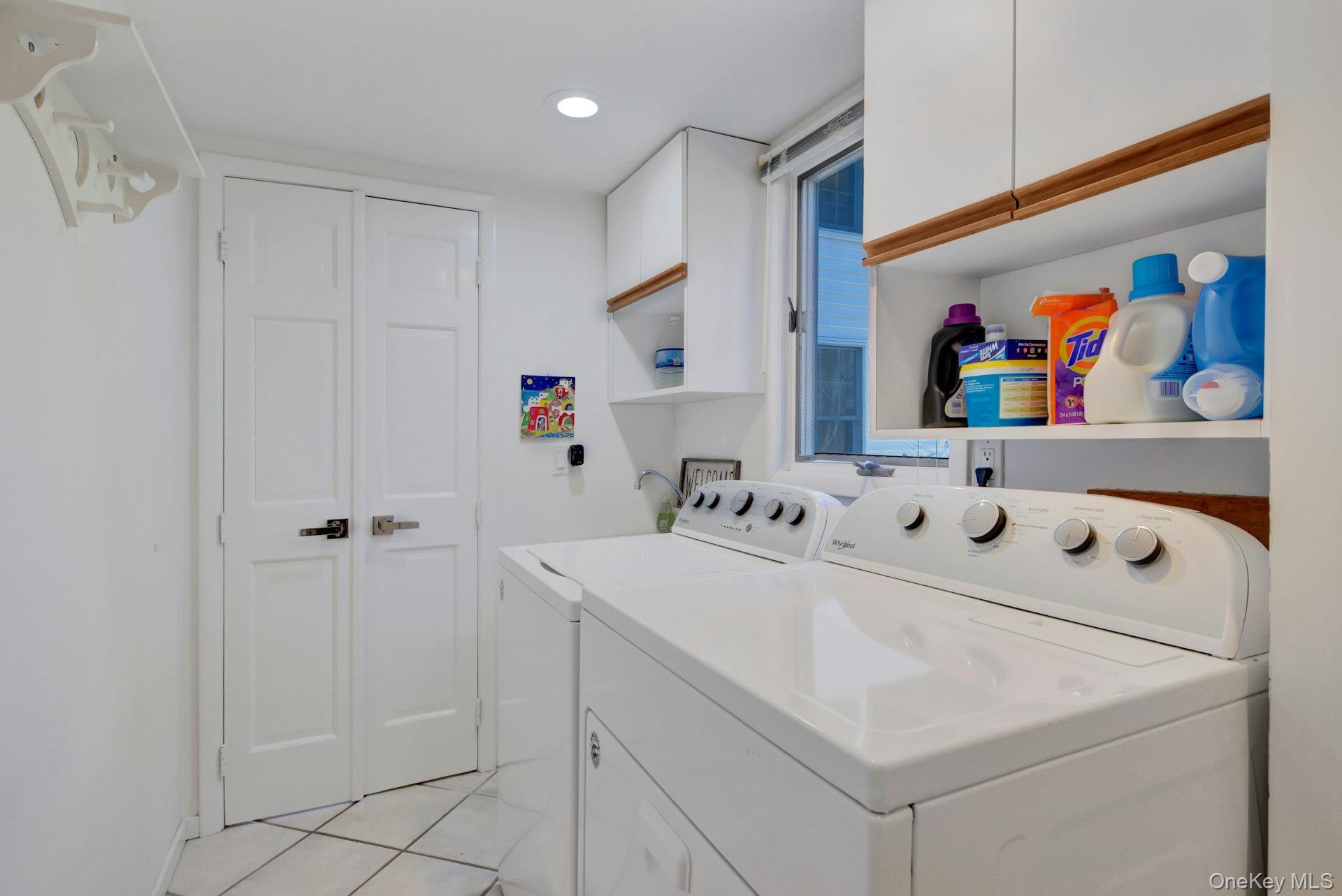 94 S Country Road – For Rent photo 18