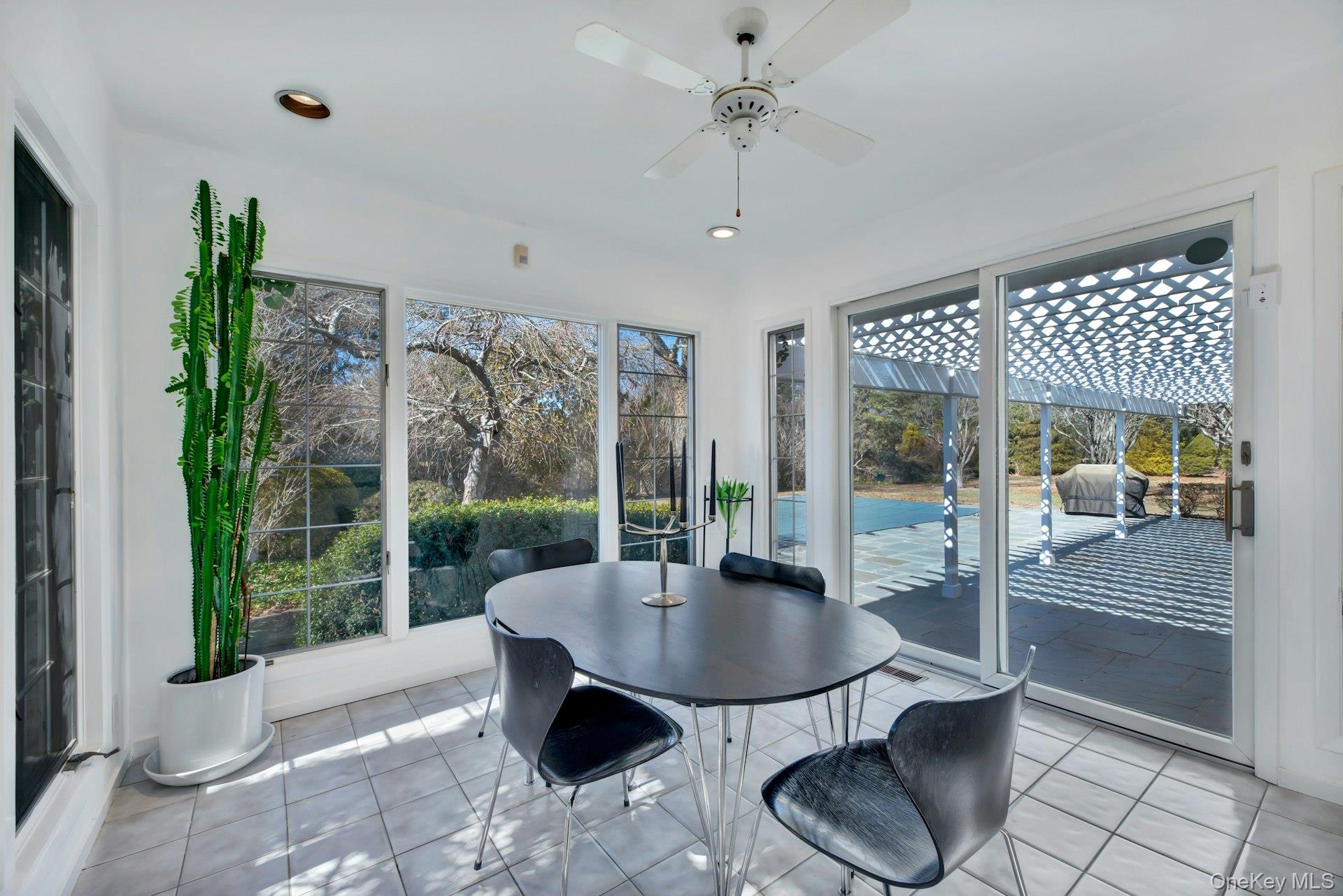 94 S Country Road – For Rent photo 8