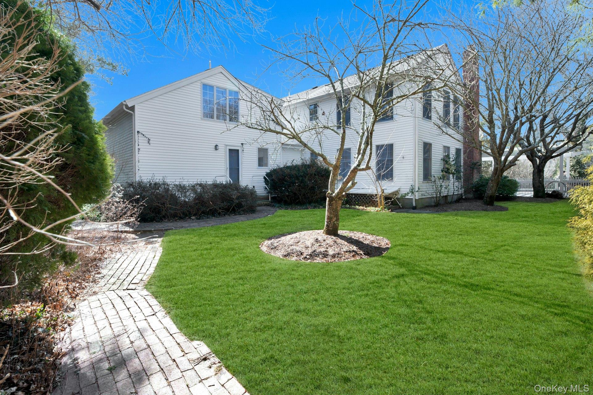 94 S Country Road – For Rent photo 20