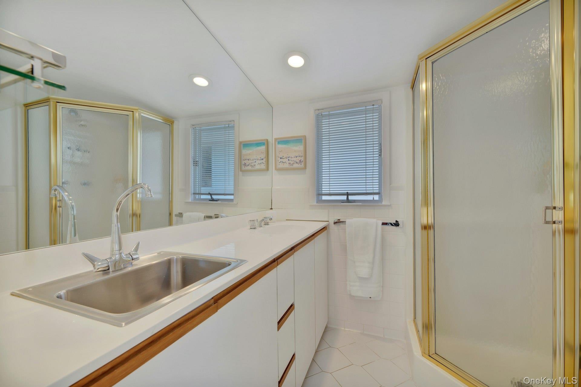94 S Country Road – For Rent photo 25