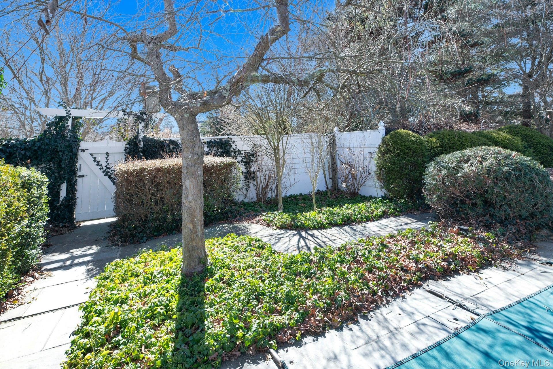 94 S Country Road – For Rent photo 7