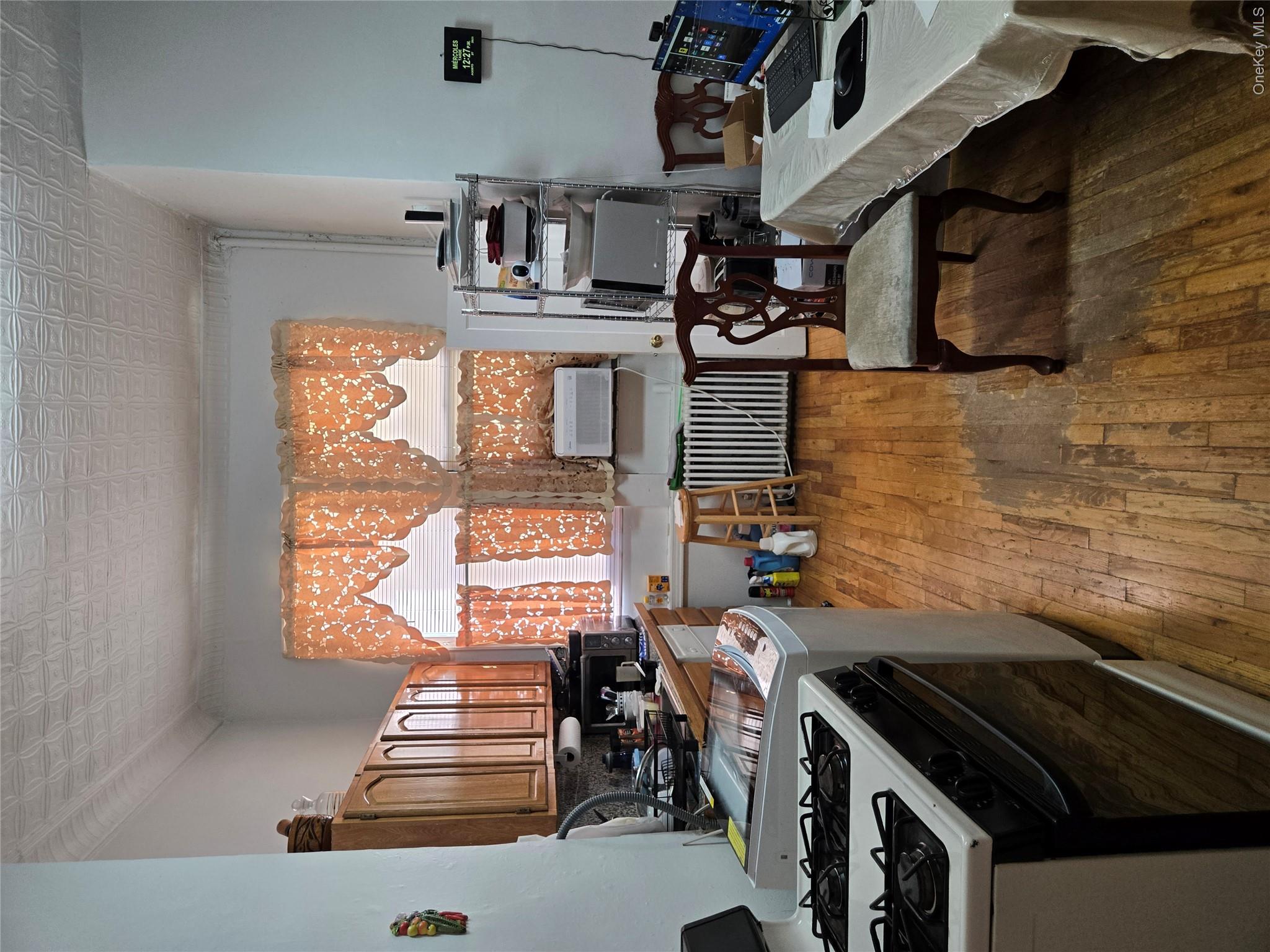 1530 Gates Avenue – For Sale photo 6